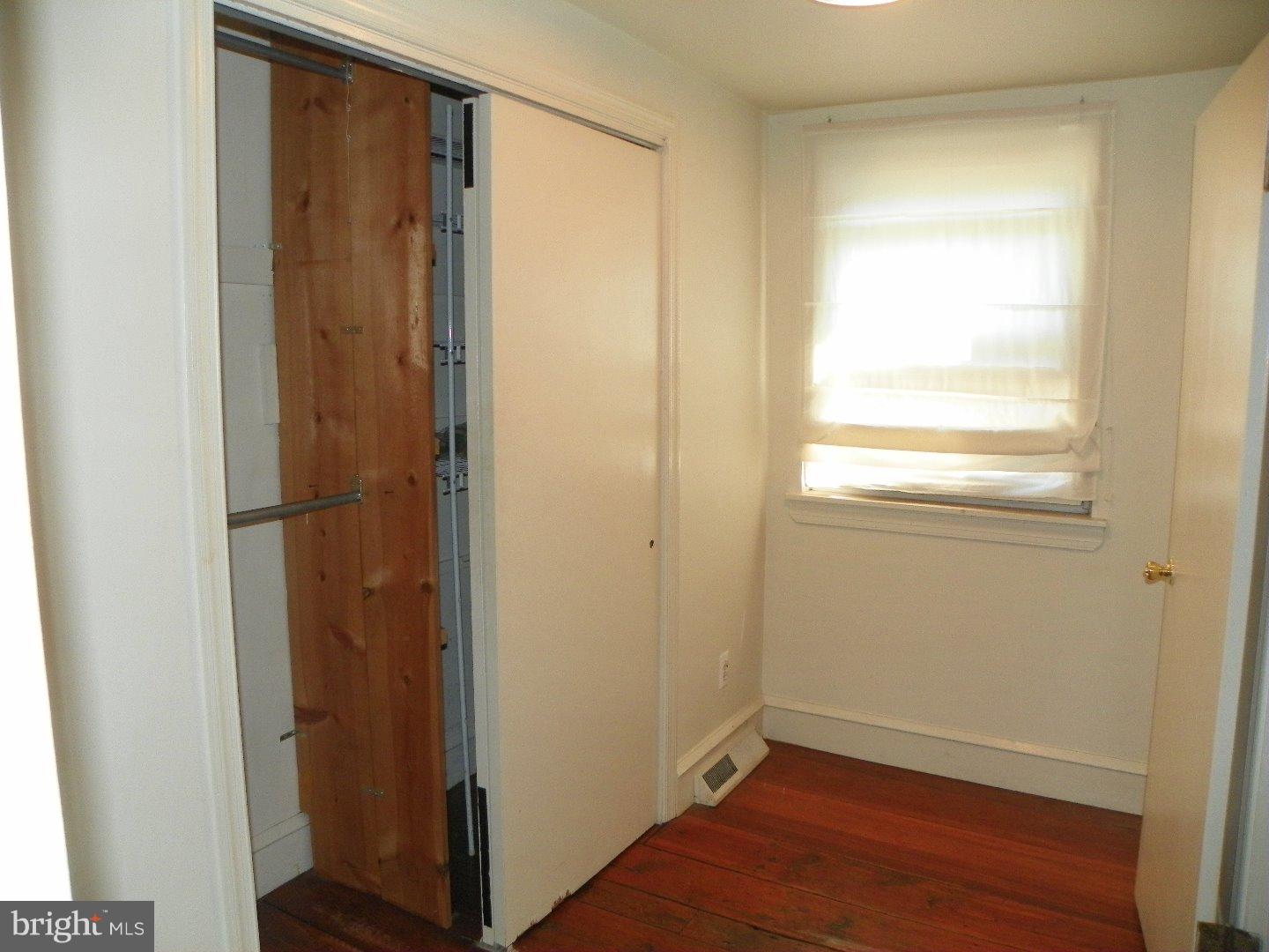 QUEEN VILLAGE - Residential Lease