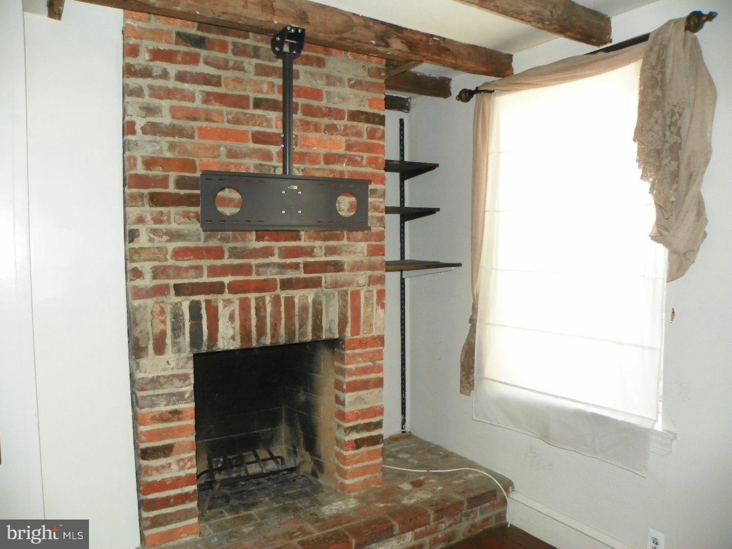 QUEEN VILLAGE - Residential Lease