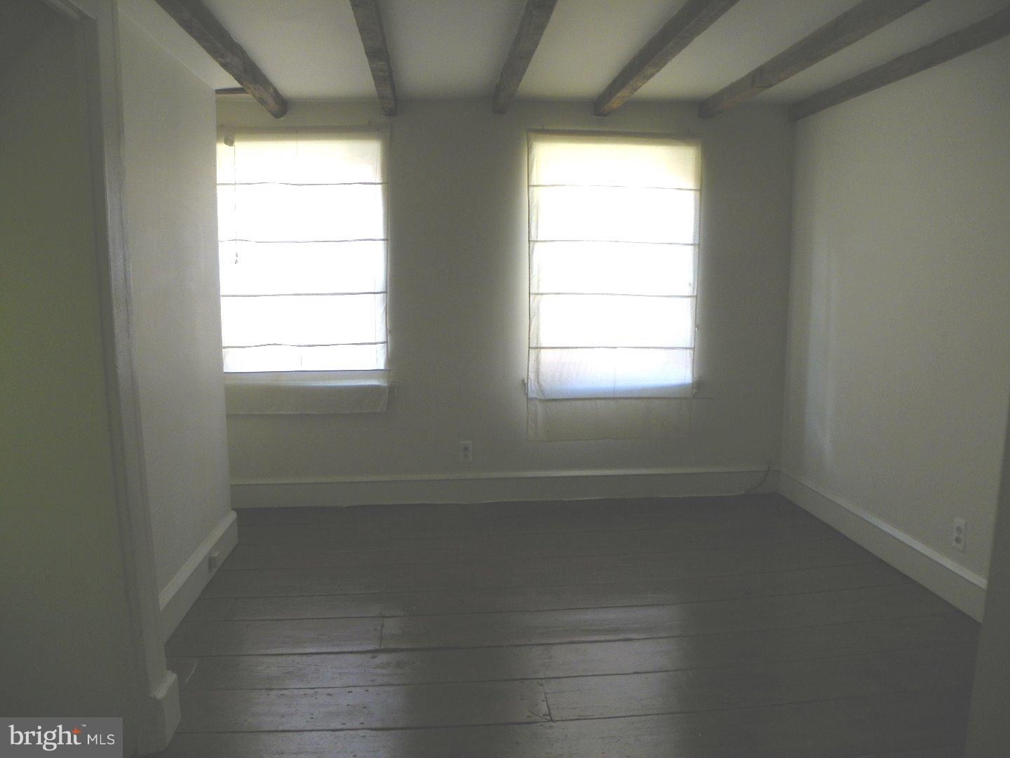 QUEEN VILLAGE - Residential Lease