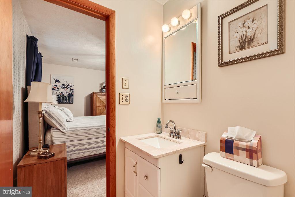 LAKESIDE VISTA - Residential