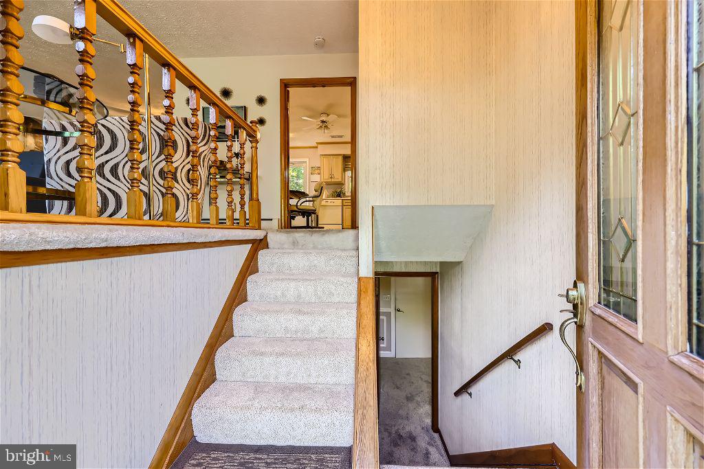 LAKESIDE VISTA - Residential