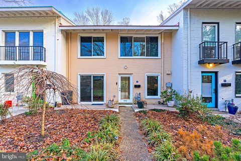 11495 WATERVIEW CLUSTER RESTON VA 20190