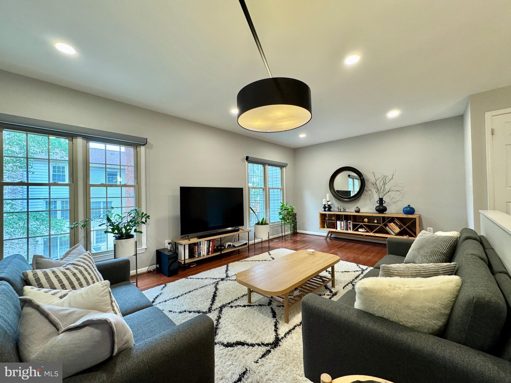 COUNTRY CREEK - Residential Lease