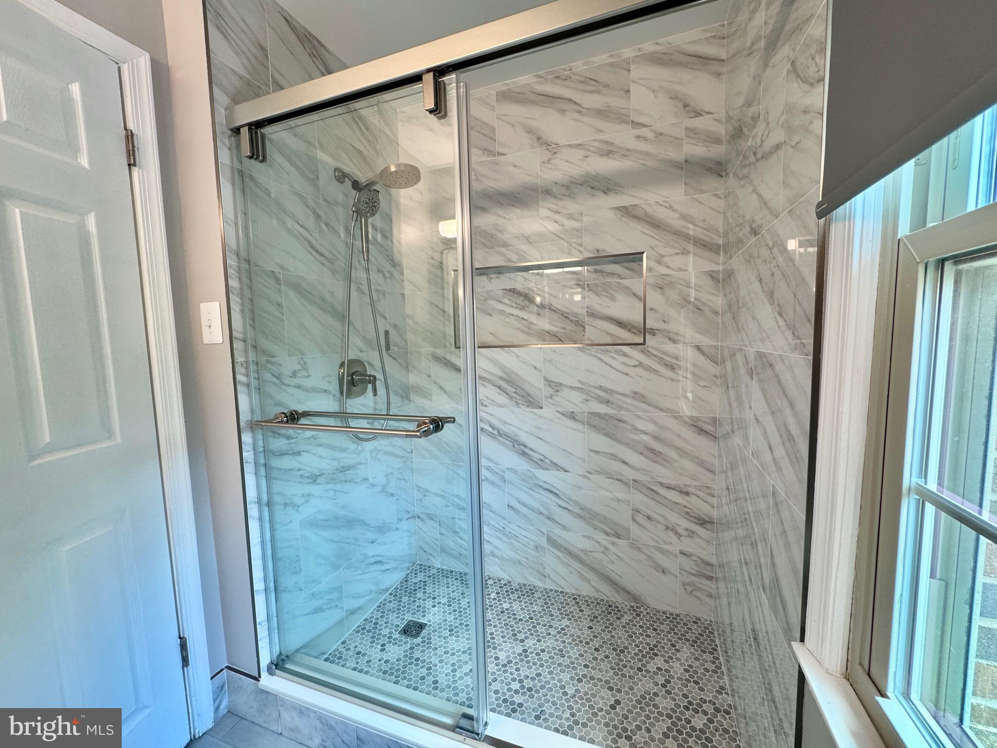 COUNTRY CREEK - Residential Lease