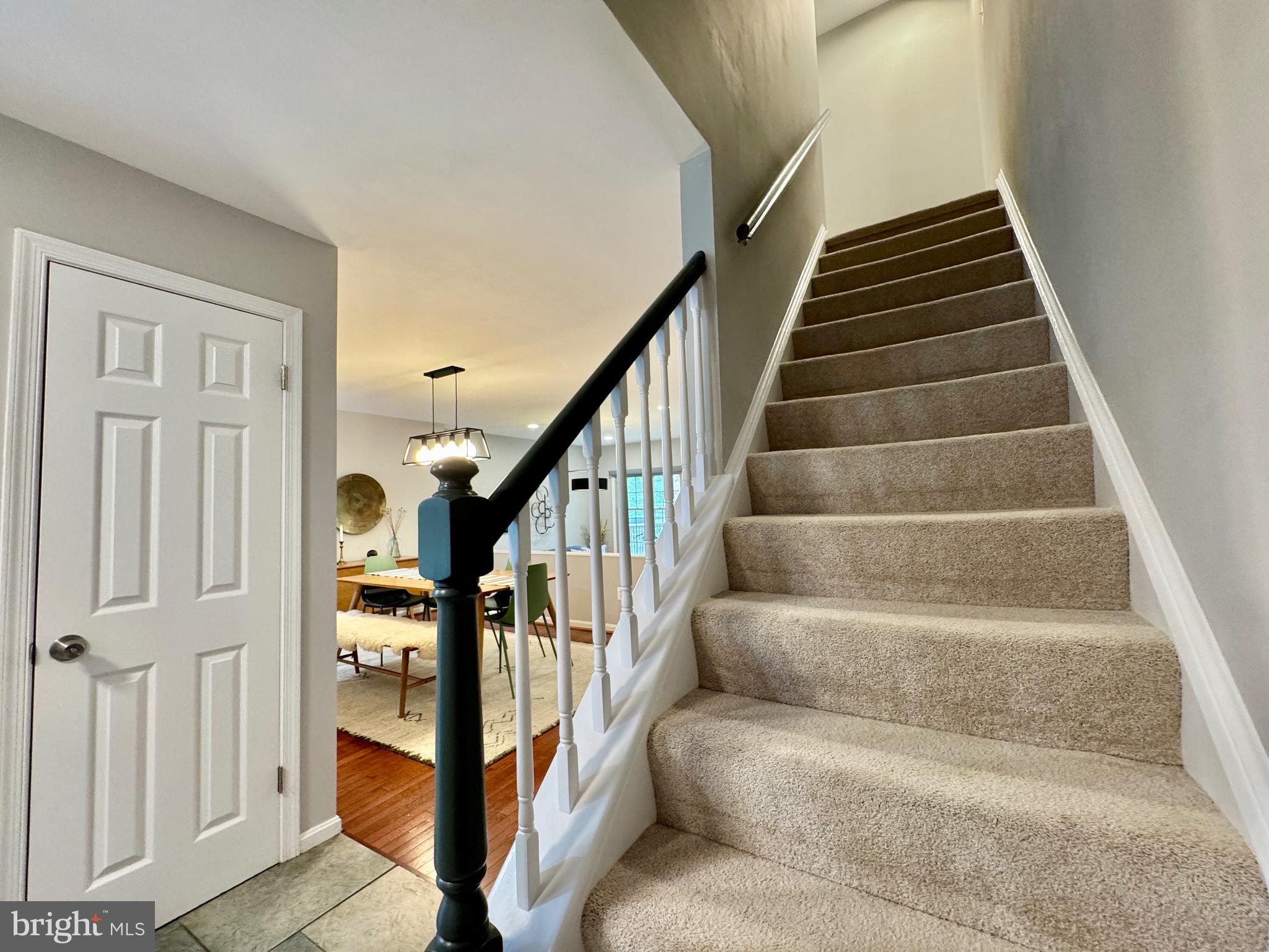 COUNTRY CREEK - Residential Lease