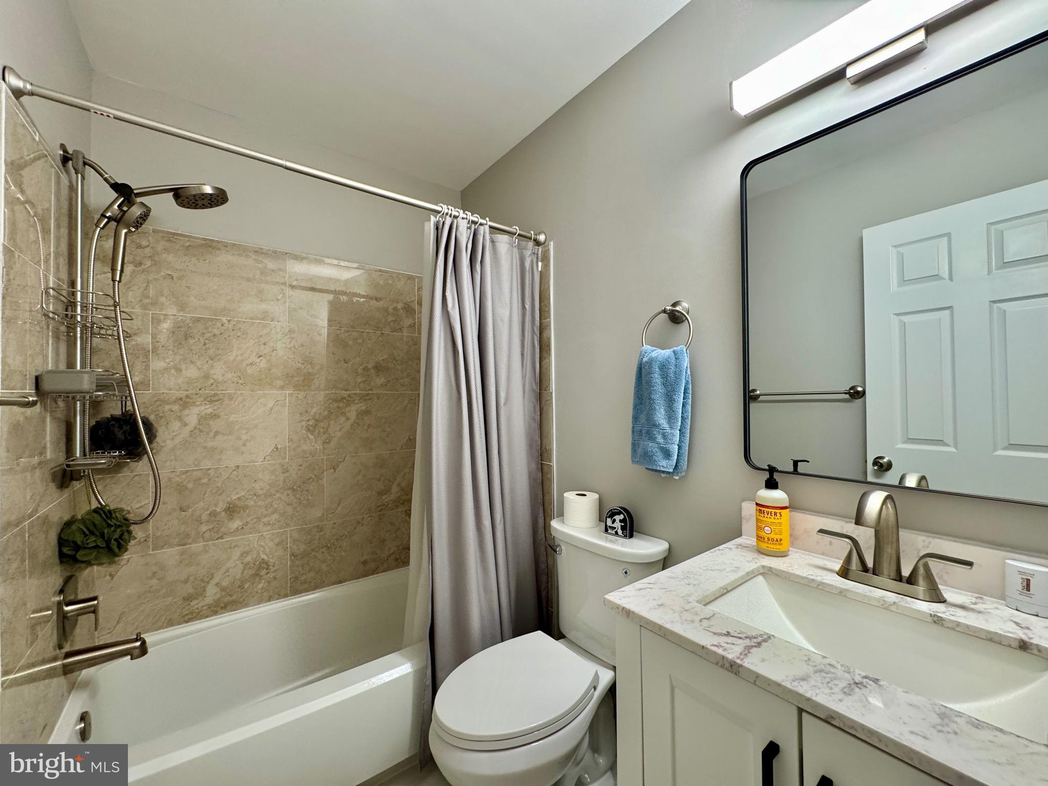 COUNTRY CREEK - Residential Lease