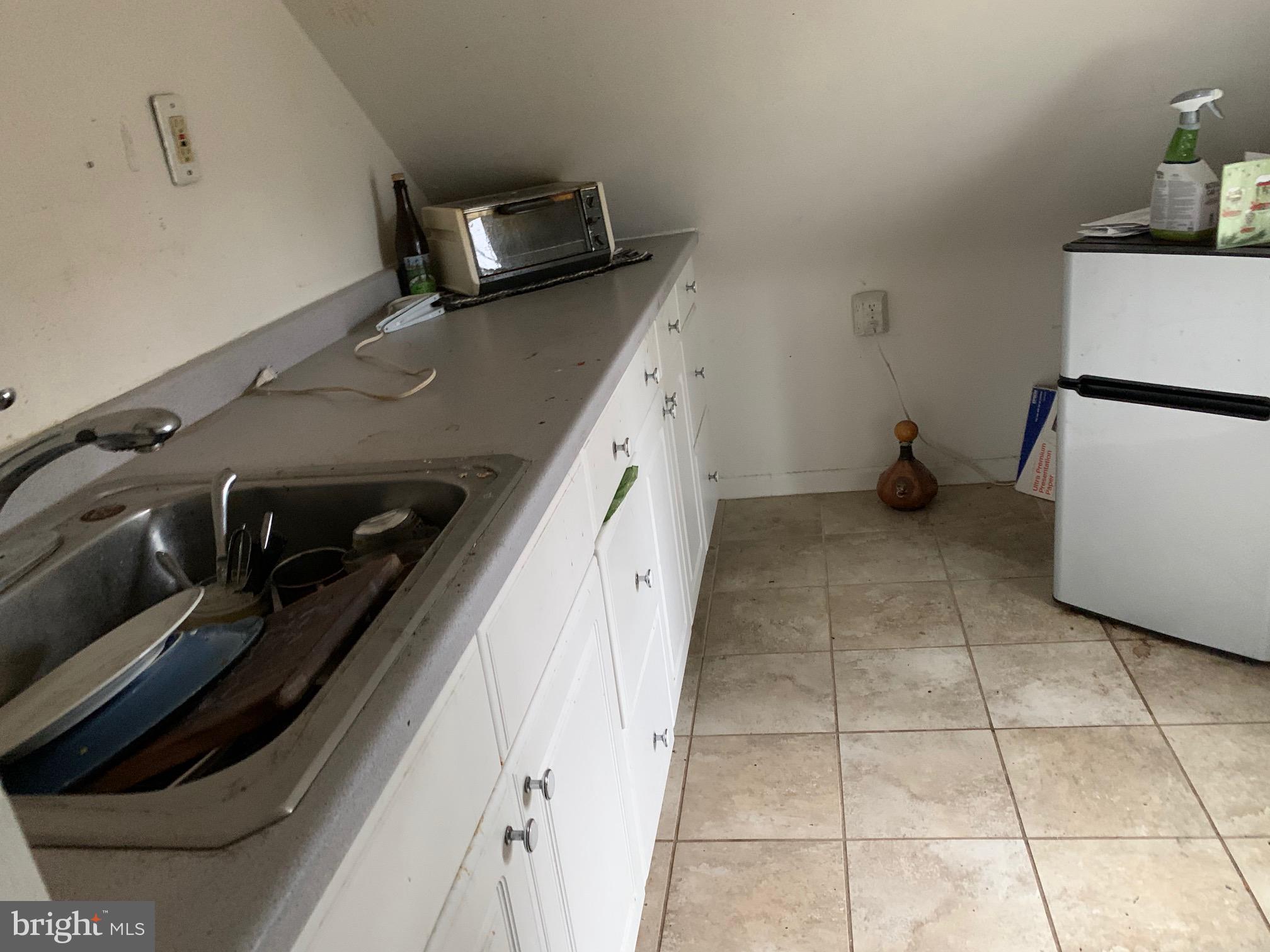 NORTH HILLS - Residential Lease