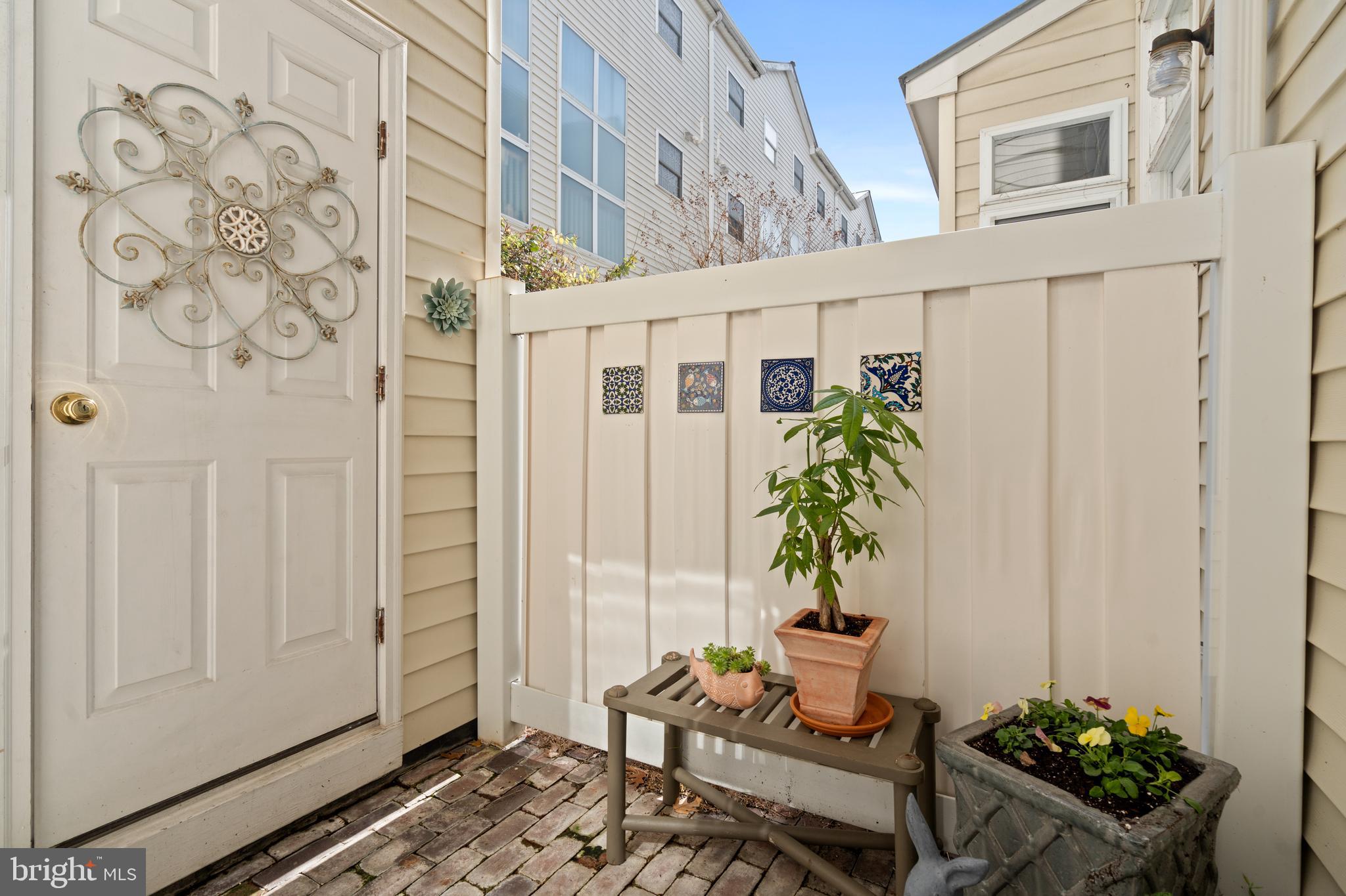 OLD TOWN NORTH - Residential