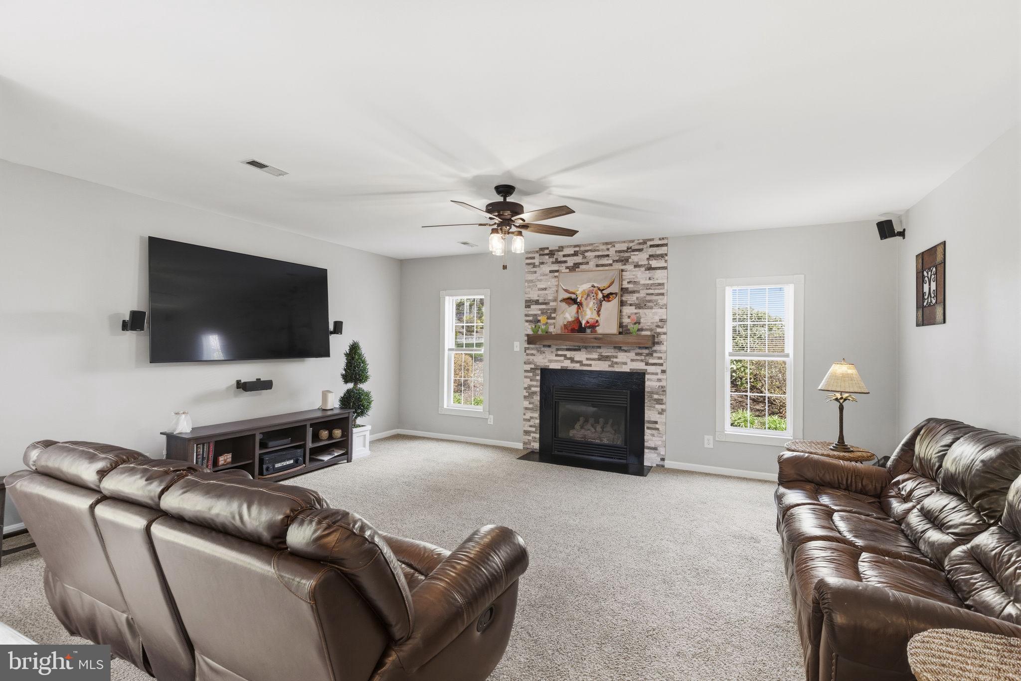 2004 ROYAL FERN COURT