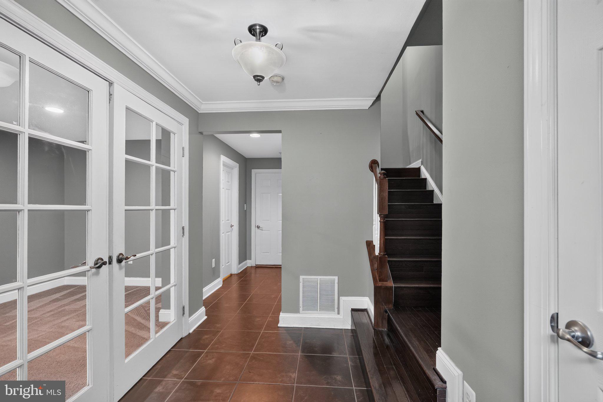 1506 PIN OAK COURT