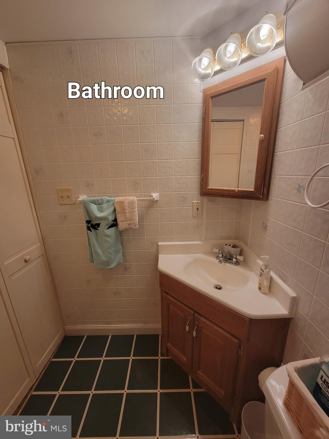 433 A ELM AVENUE