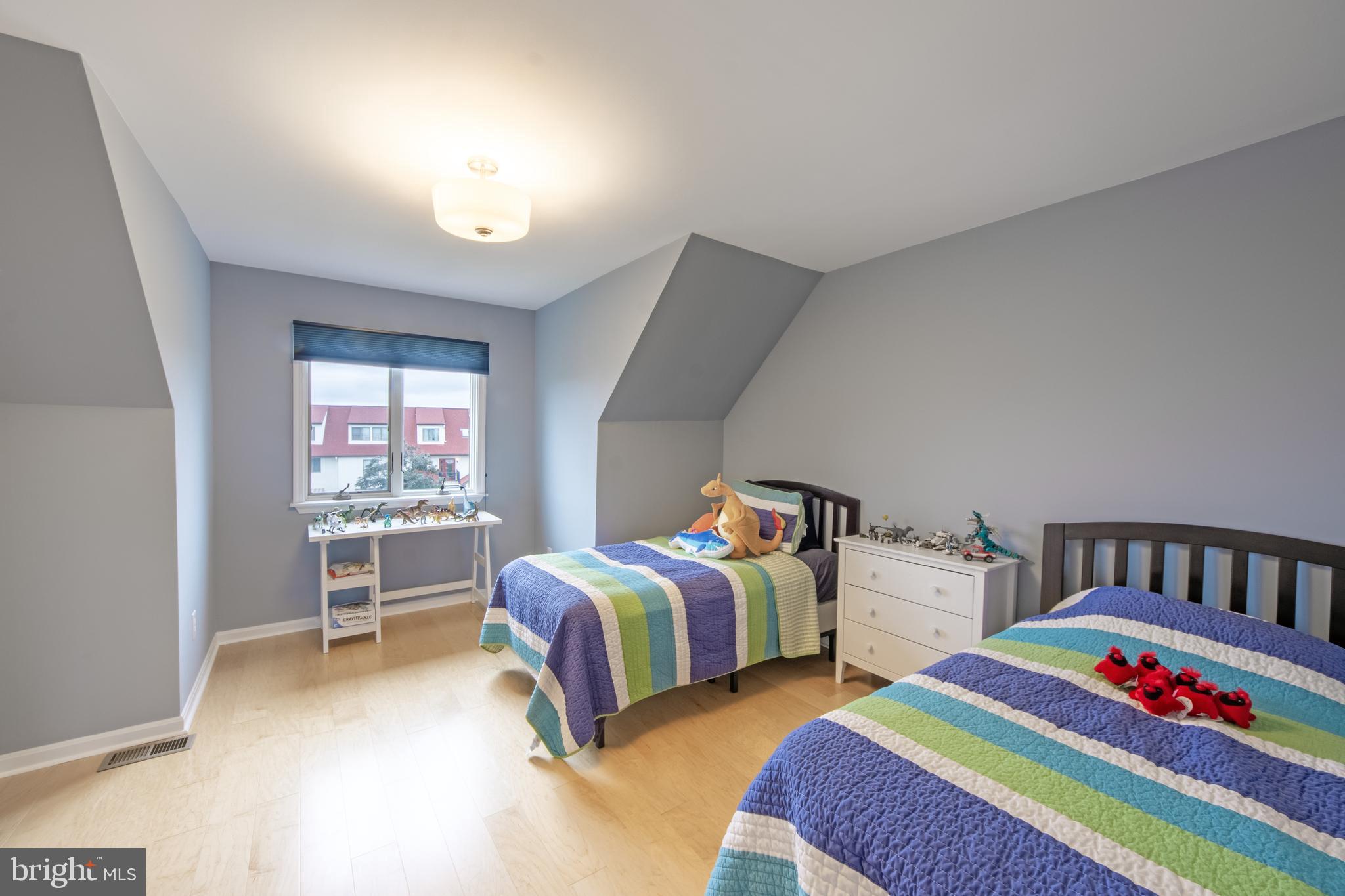 QUEENS LANDING - Residential