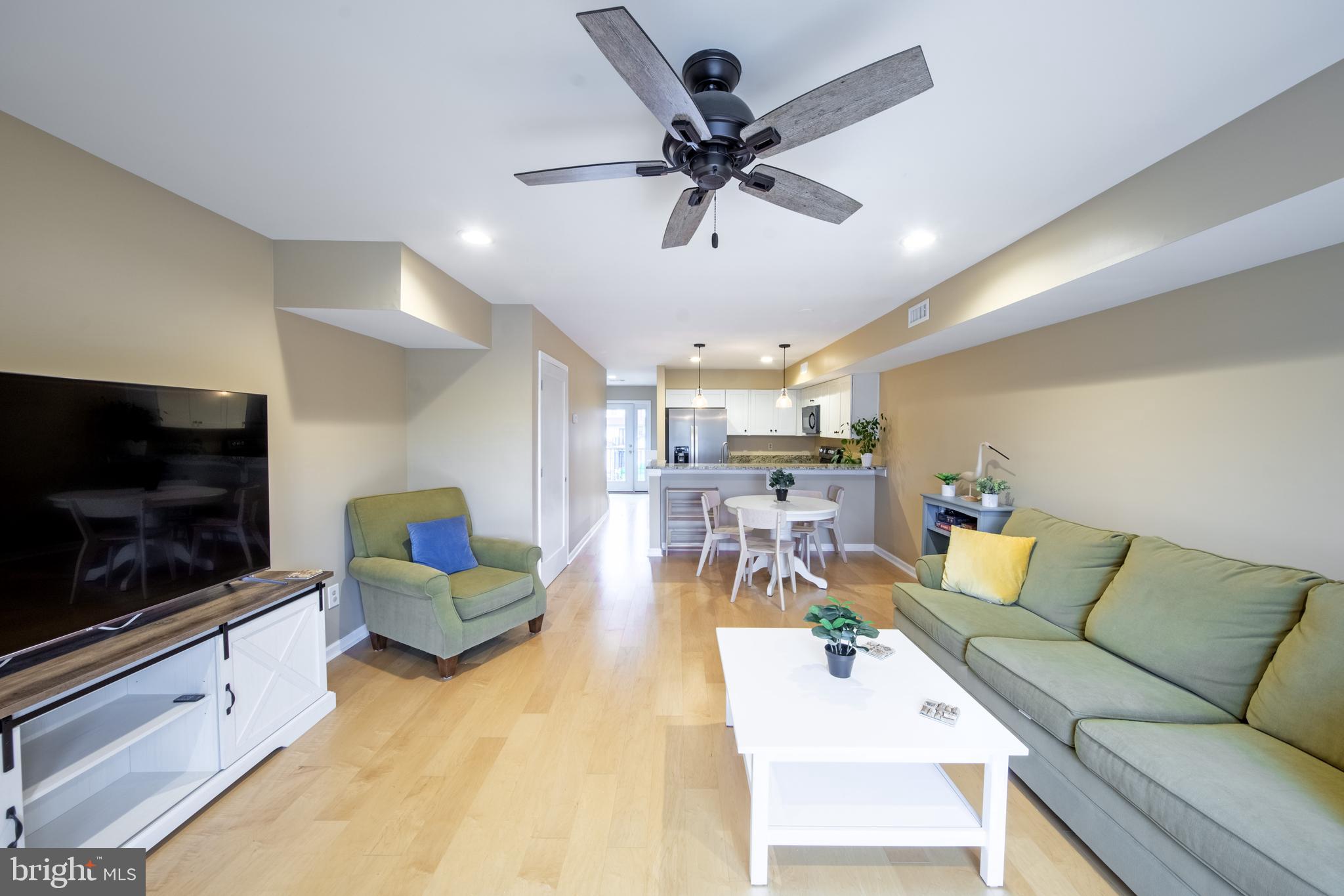 QUEENS LANDING - Residential