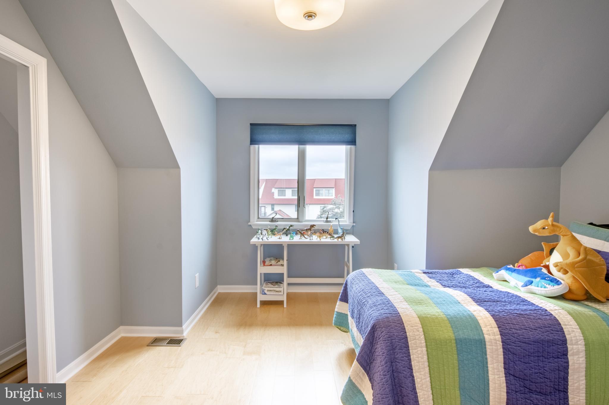 QUEENS LANDING - Residential