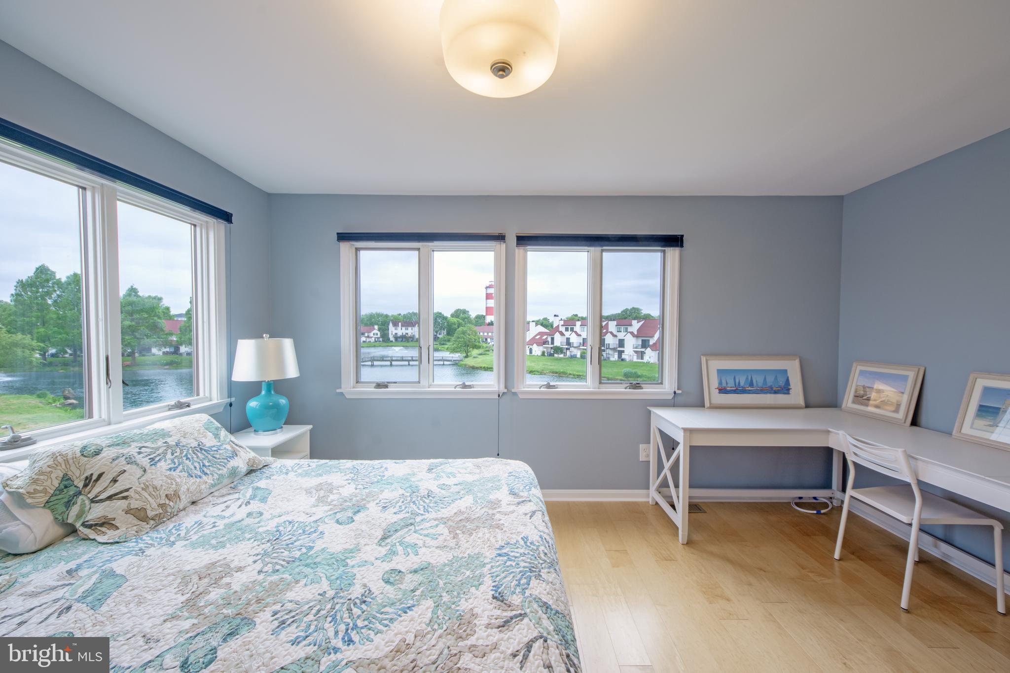 QUEENS LANDING - Residential