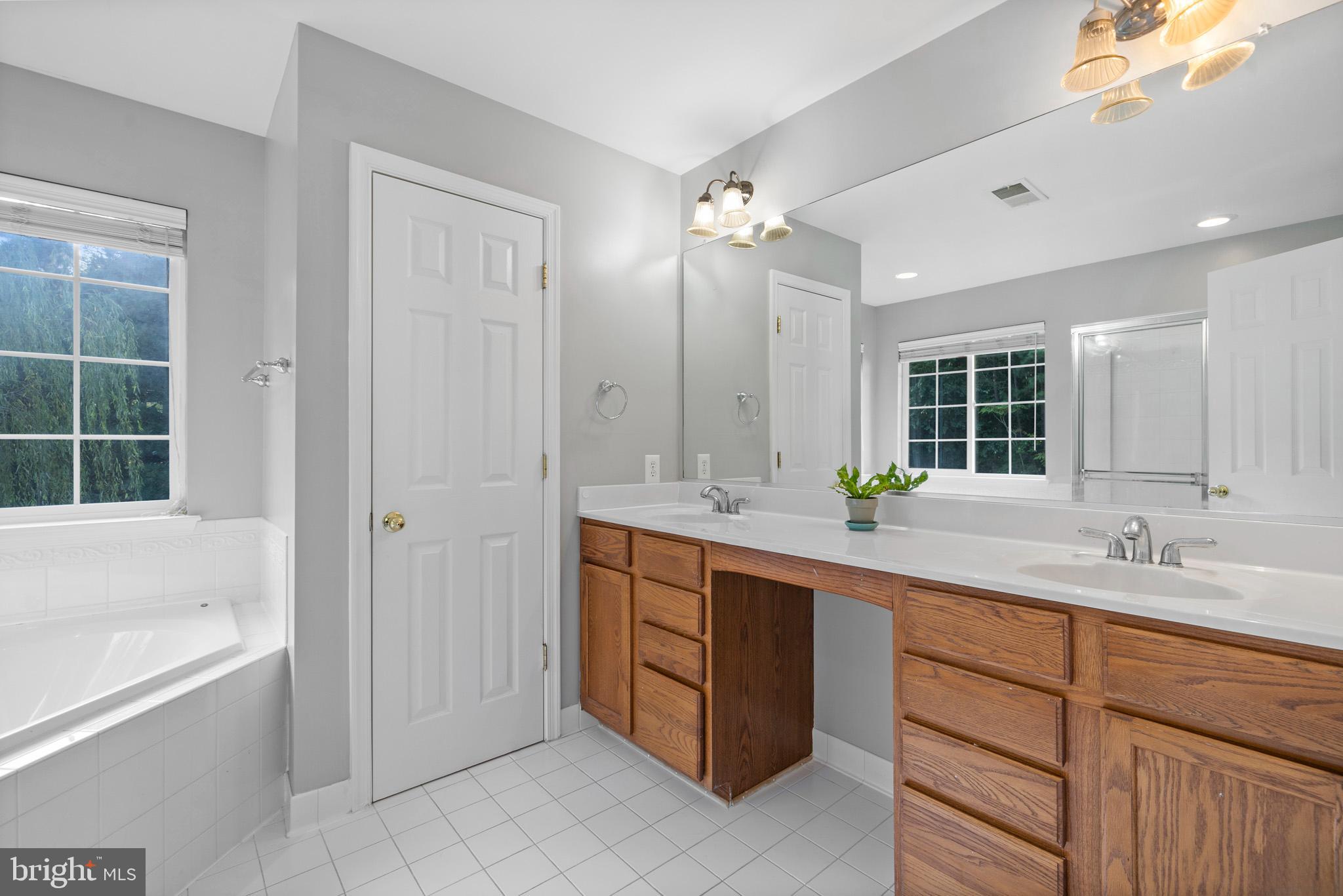 SOUTHWOODS - Residential