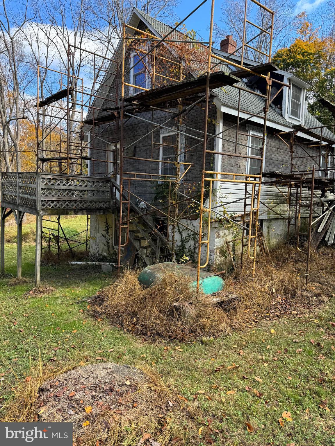 WHITE HALL - Residential