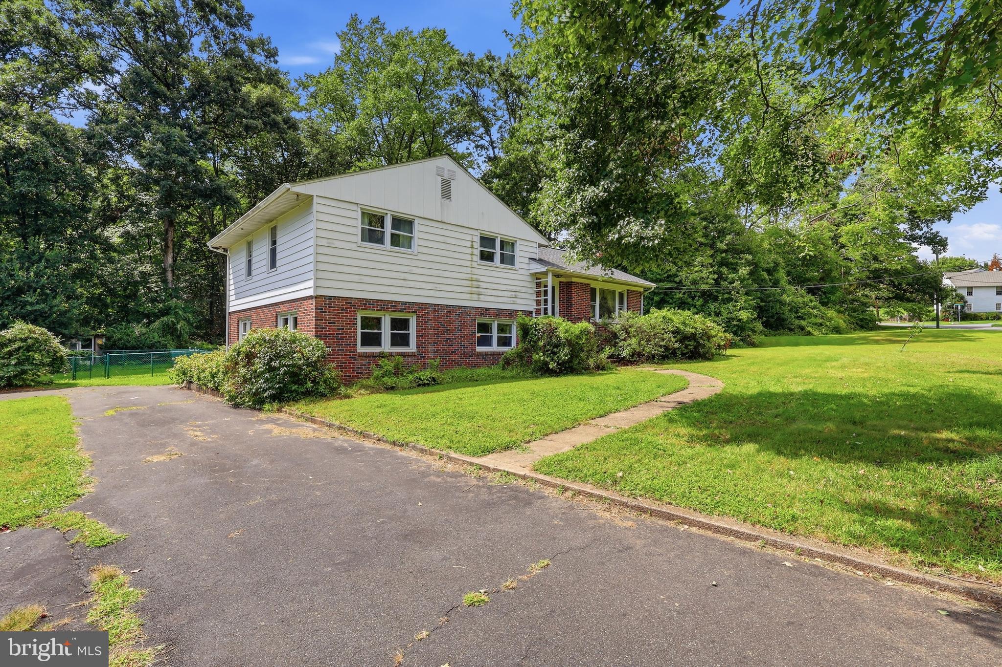 8407 BRADSHAW ROAD