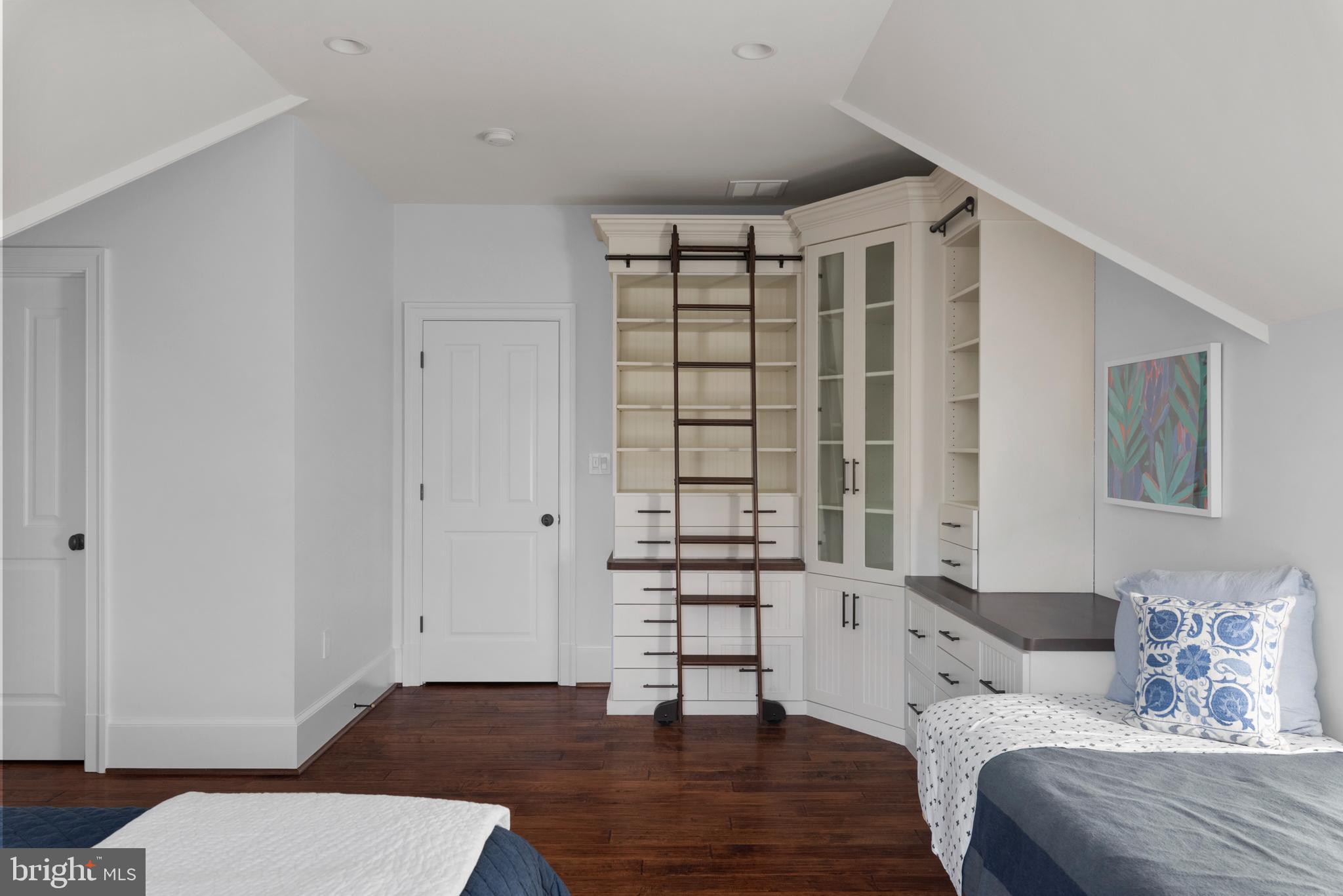 THE DOWNS - Residential