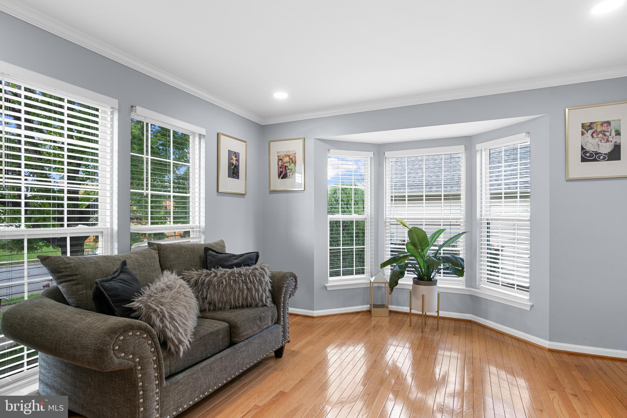 5203 IVYWOOD DRIVE S