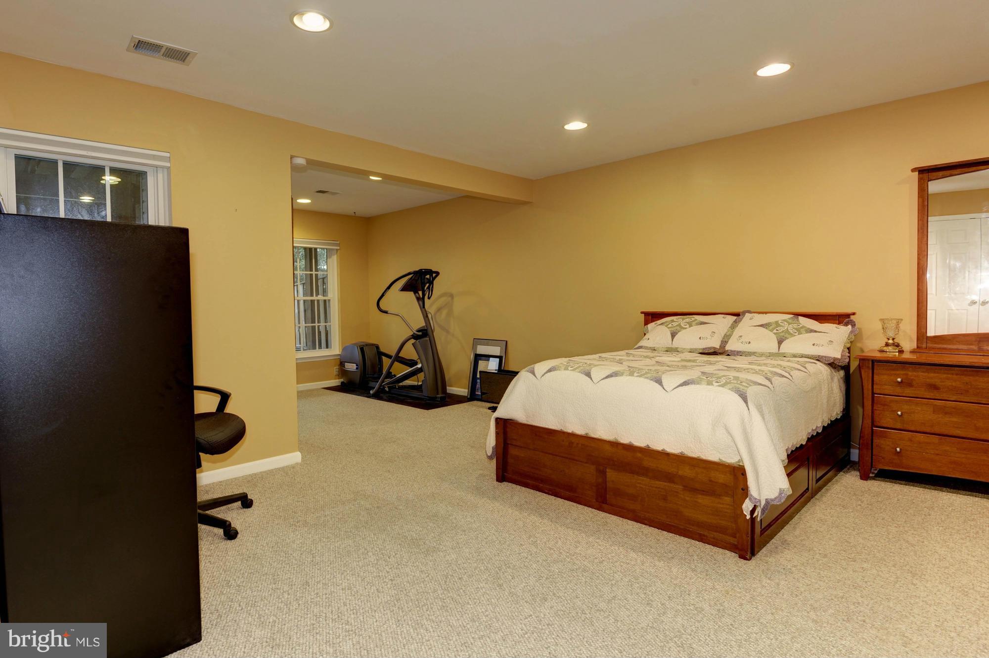 SOUTH RIDING - Residential