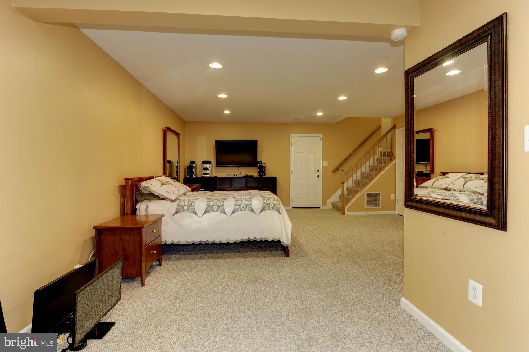 SOUTH RIDING - Residential