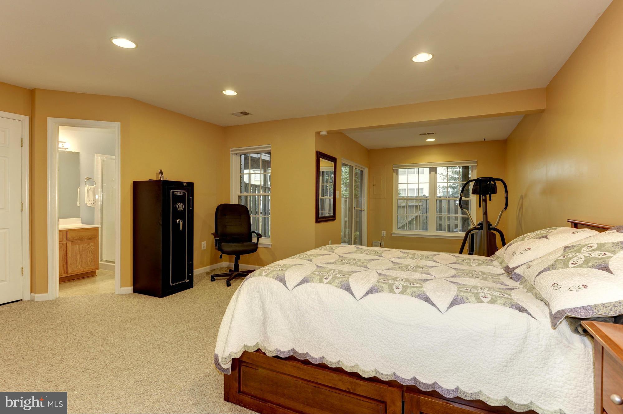 SOUTH RIDING - Residential