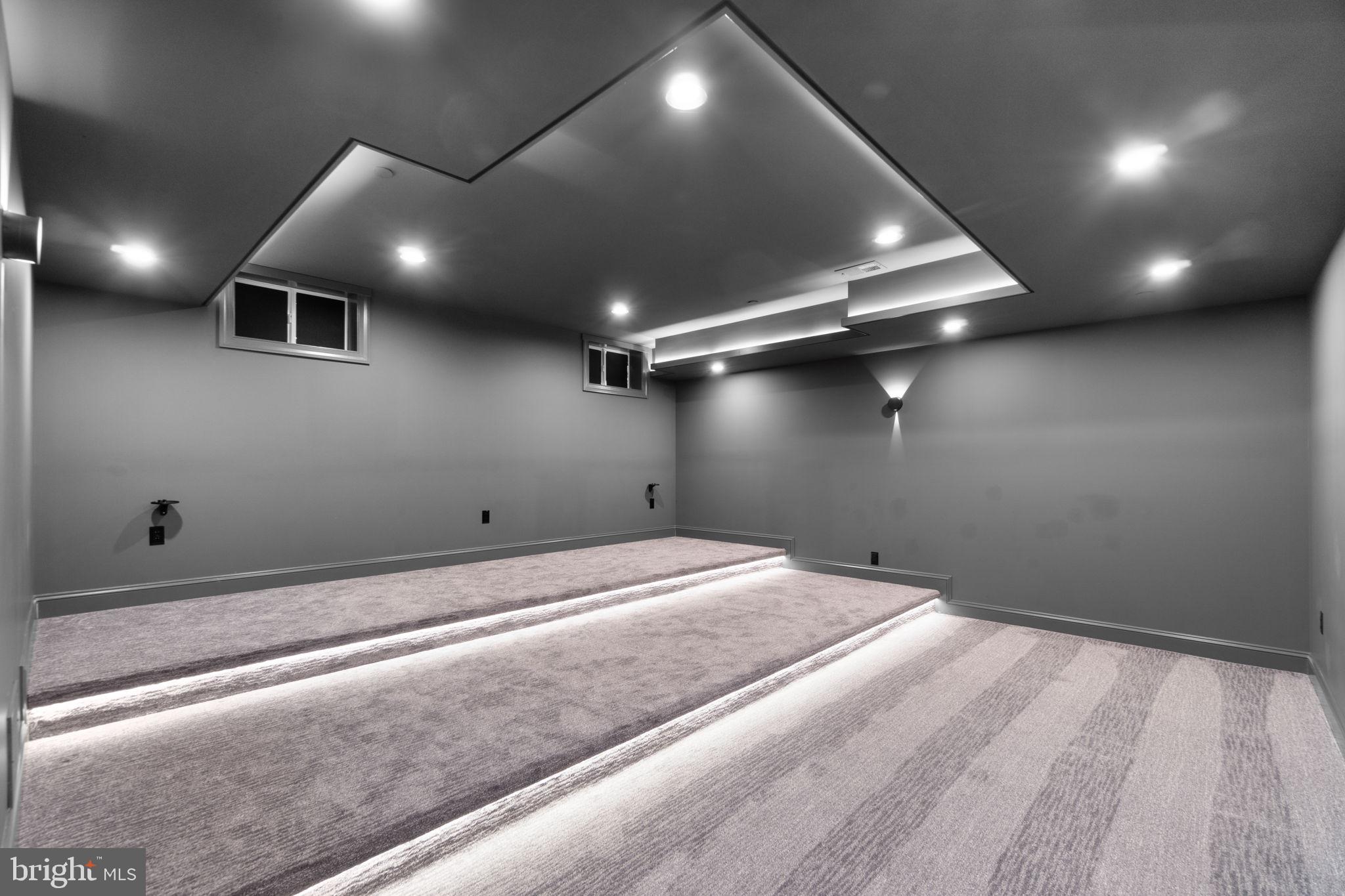 WATERS EDGE - Residential