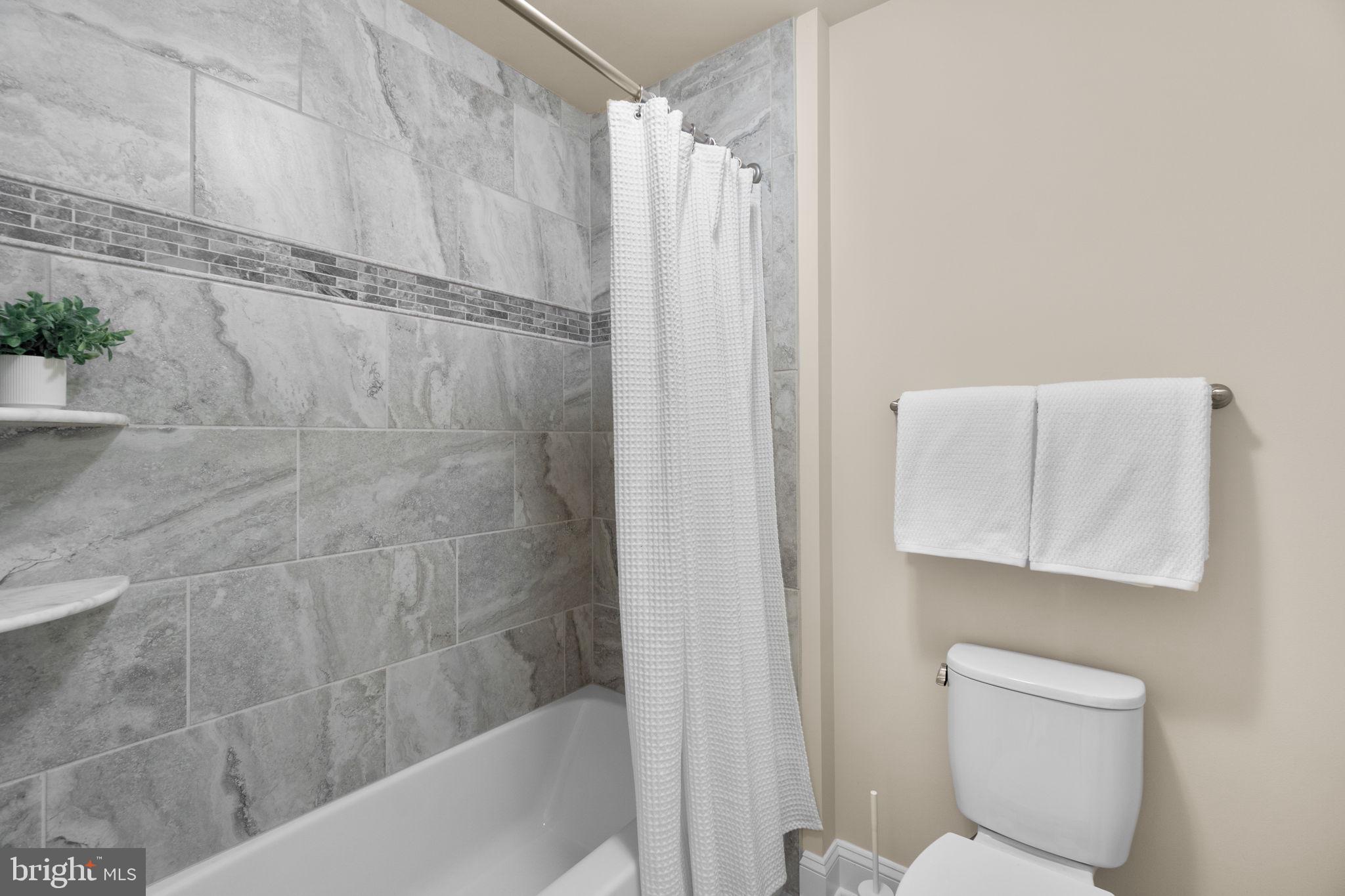 WATERS EDGE - Residential