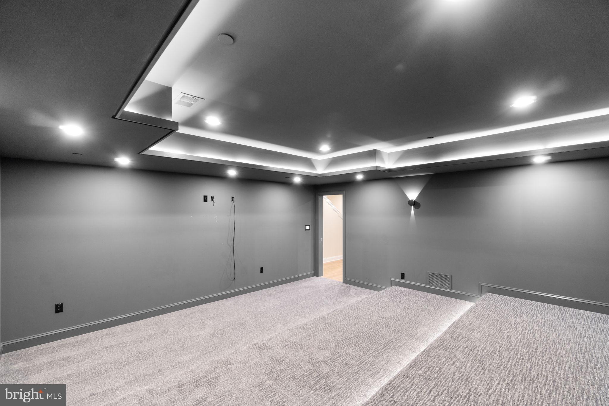 WATERS EDGE - Residential