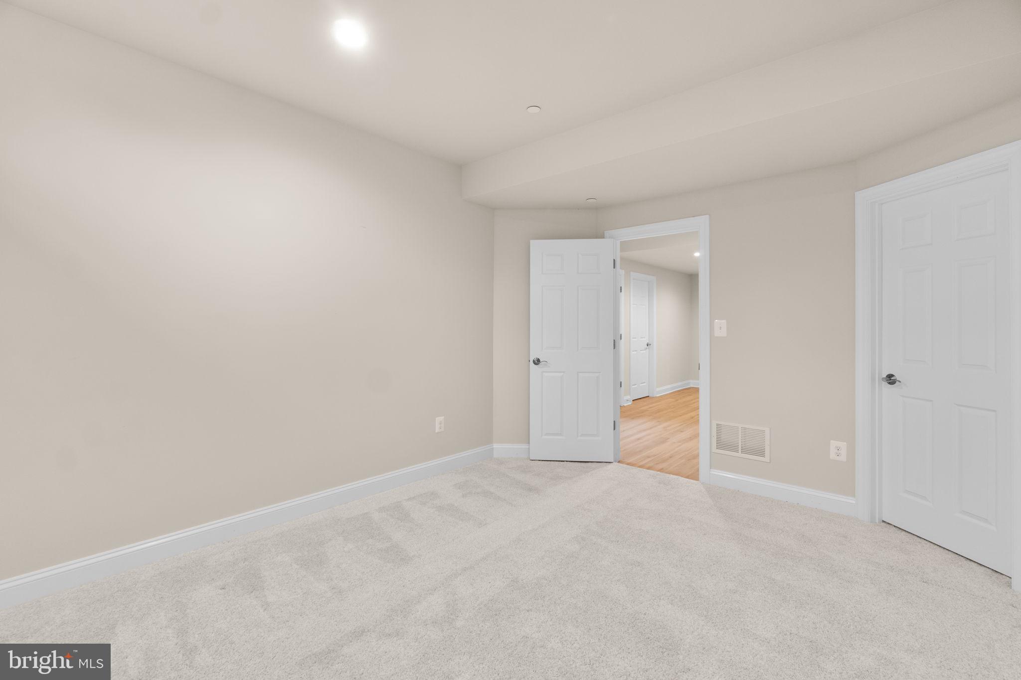 WATERS EDGE - Residential