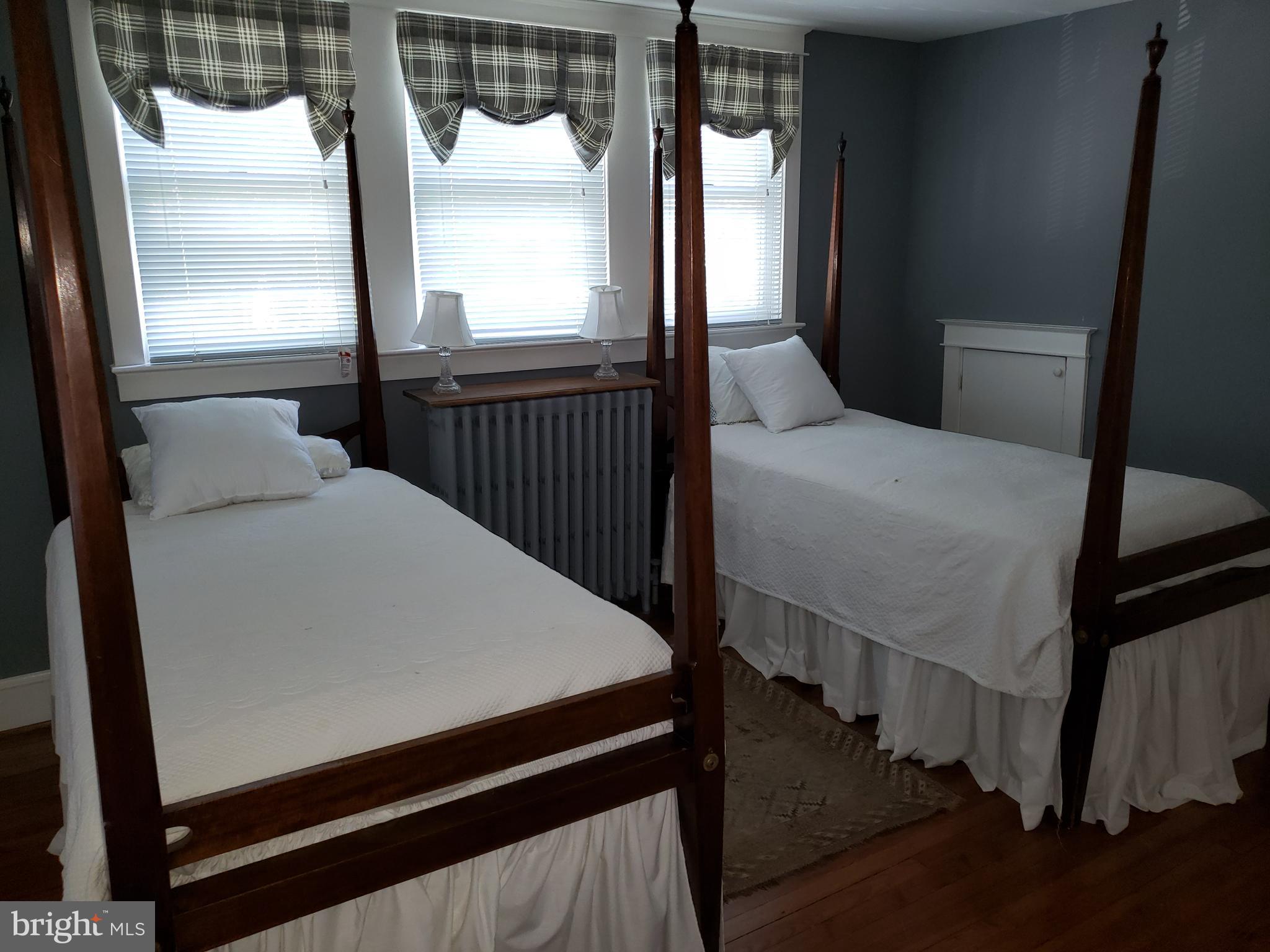 ROSEMONT PARK - Residential