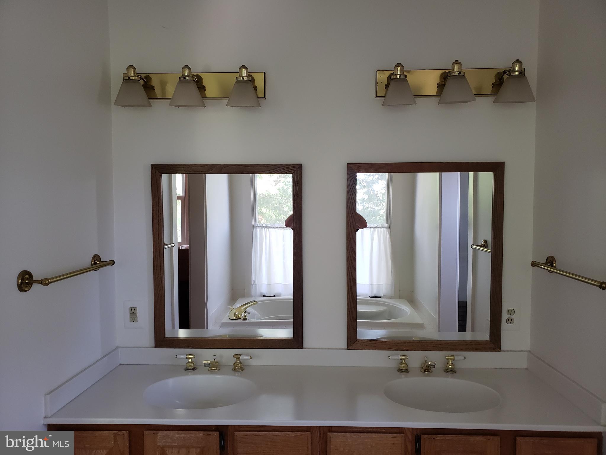 ROSEMONT PARK - Residential