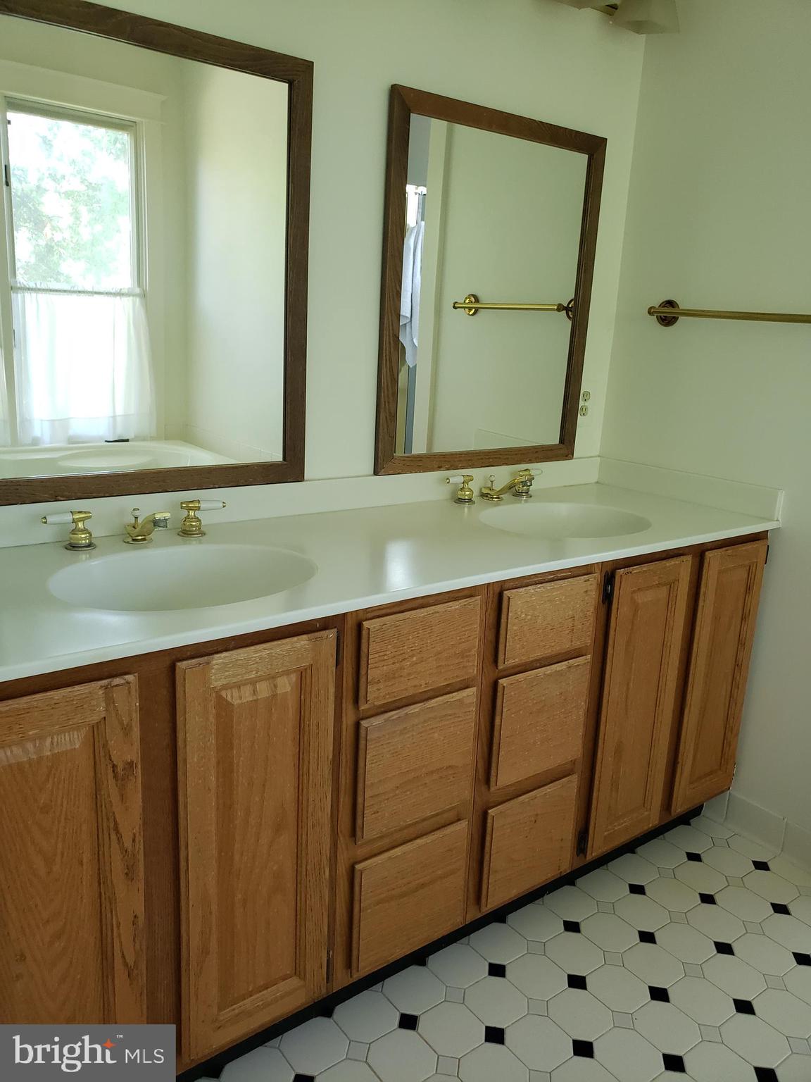 ROSEMONT PARK - Residential