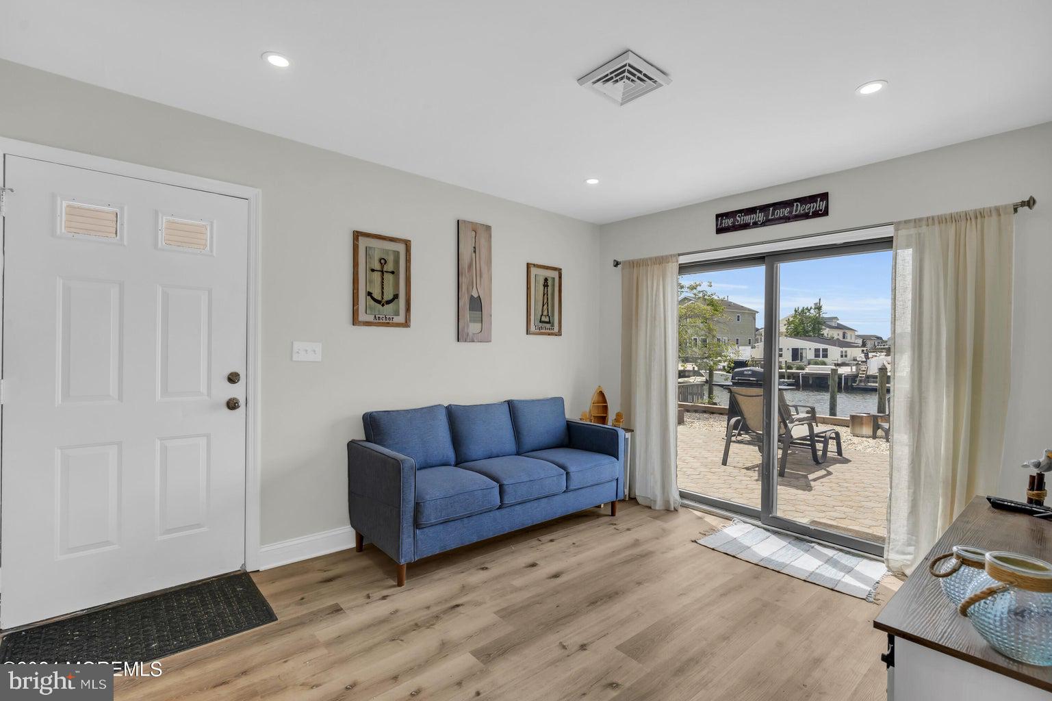 26 S SPINNAKER DRIVE