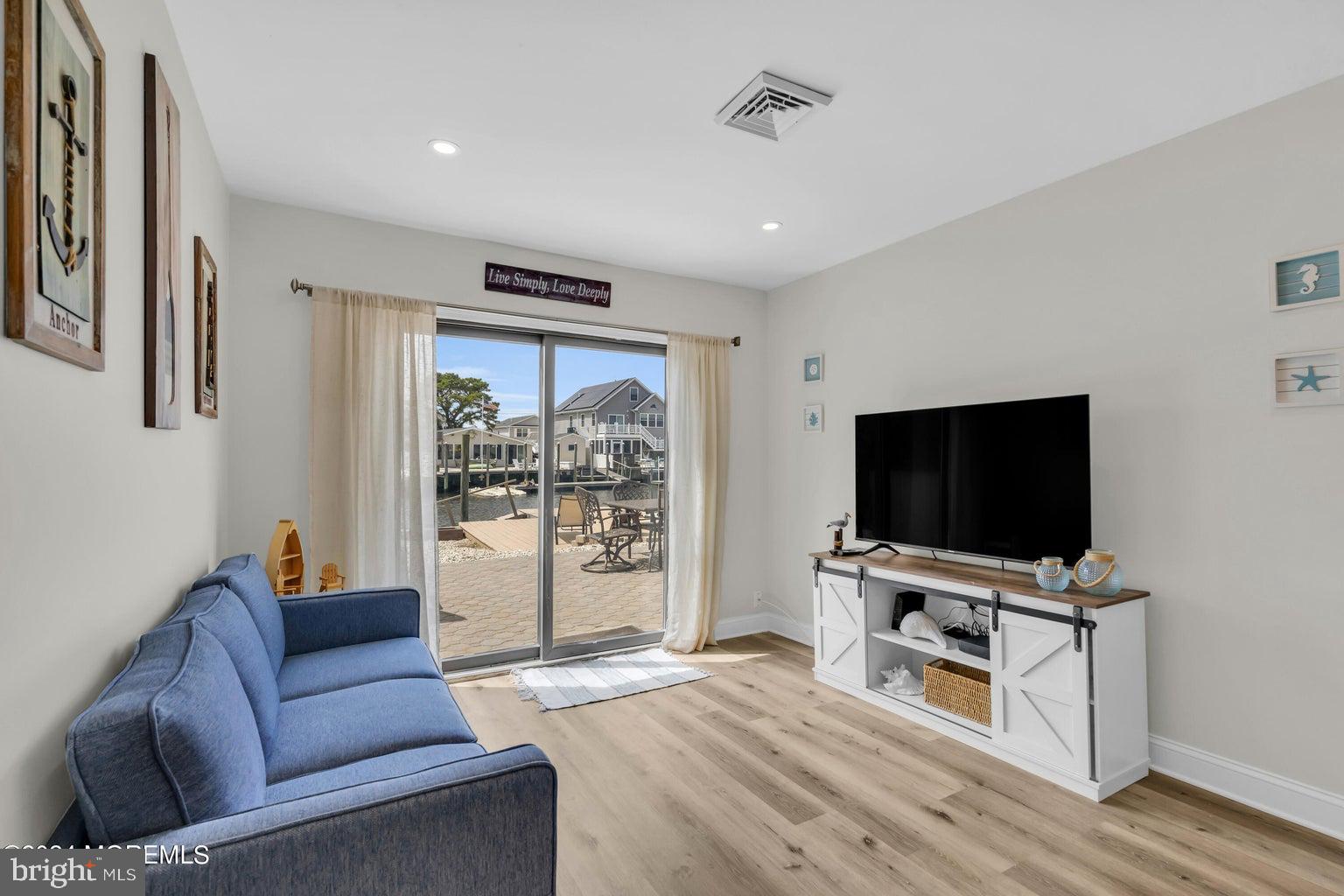 26 S SPINNAKER DRIVE