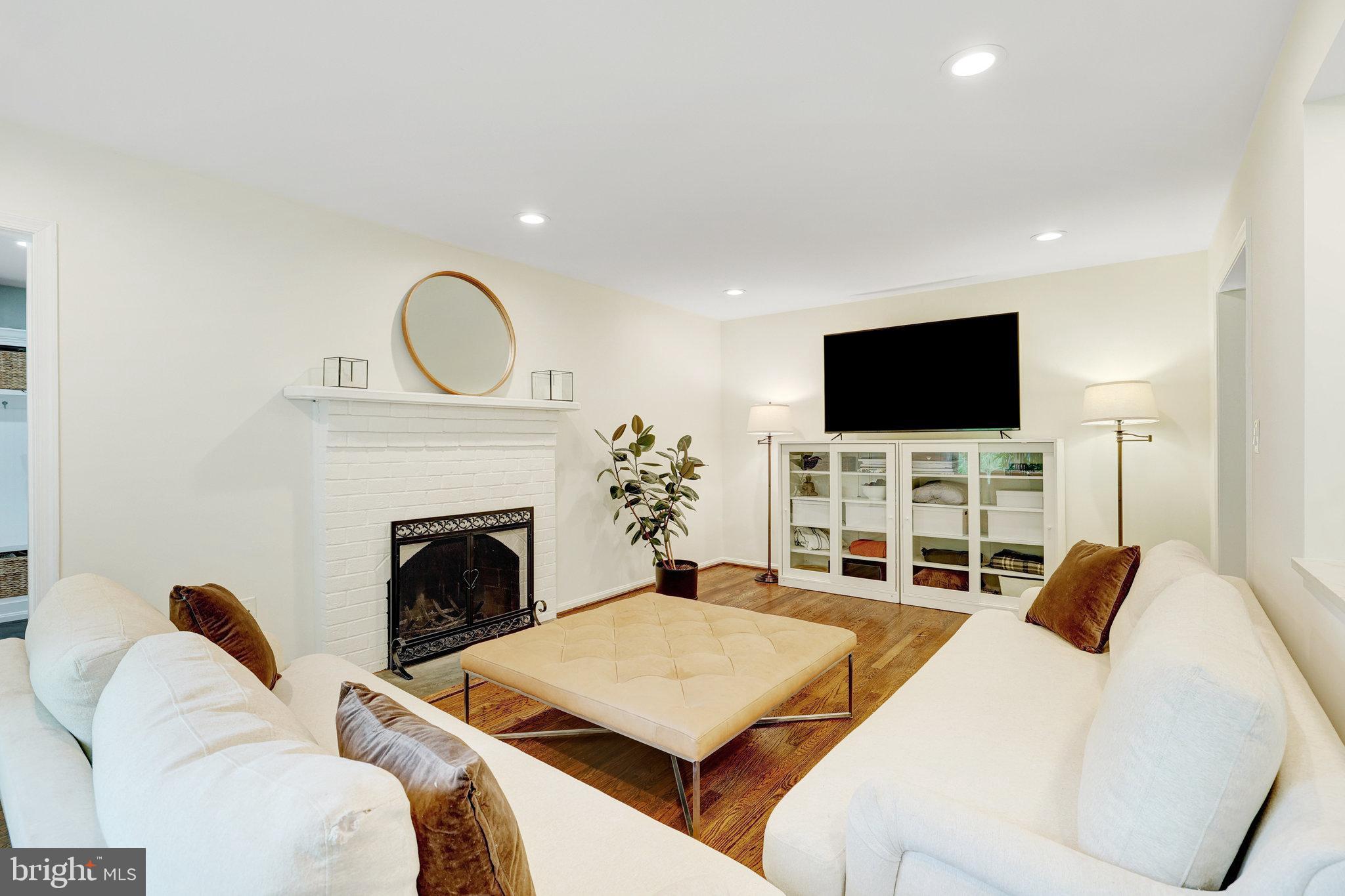 CLARKS CROSSING - Residential