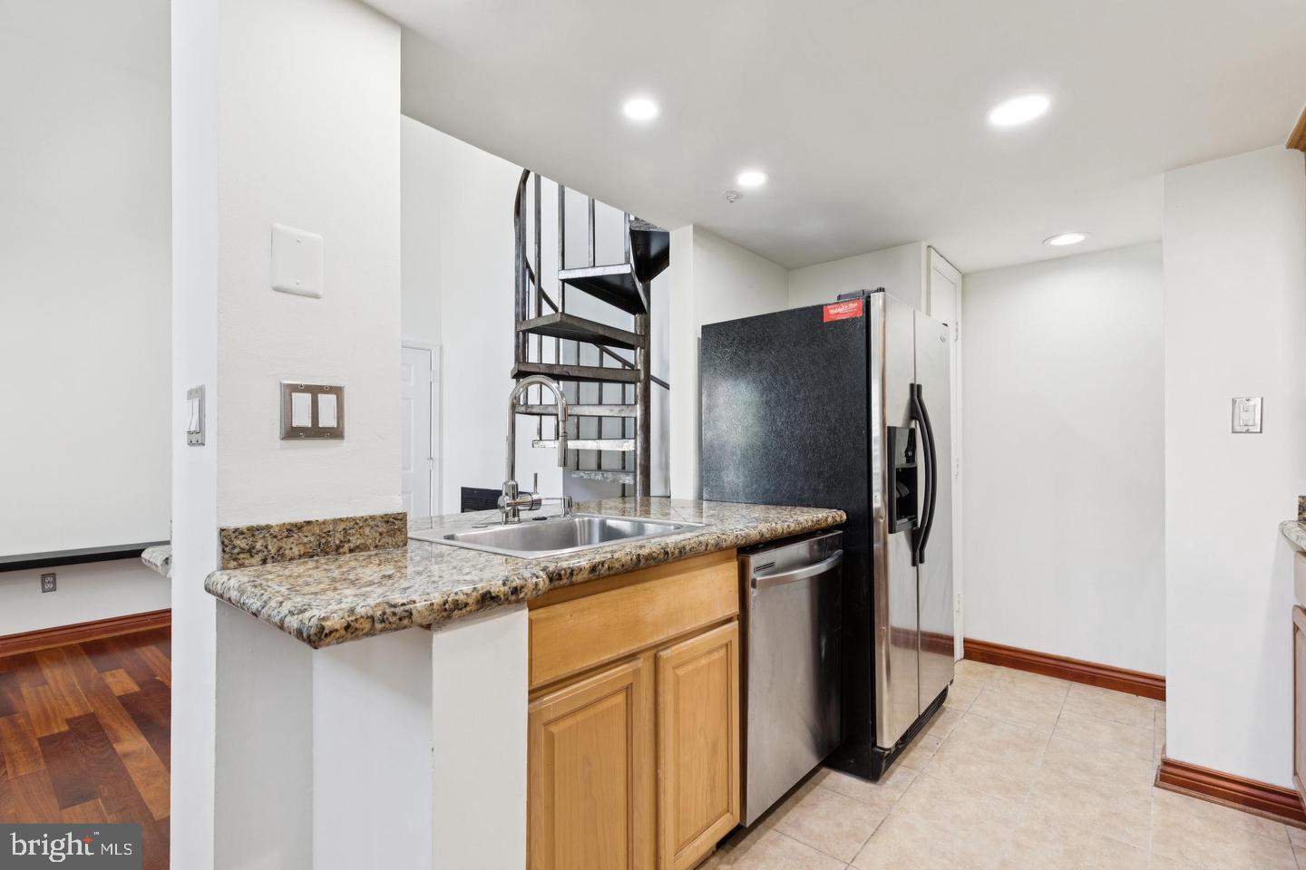 VISTAS AT LAKE ARBOR - Residential Lease