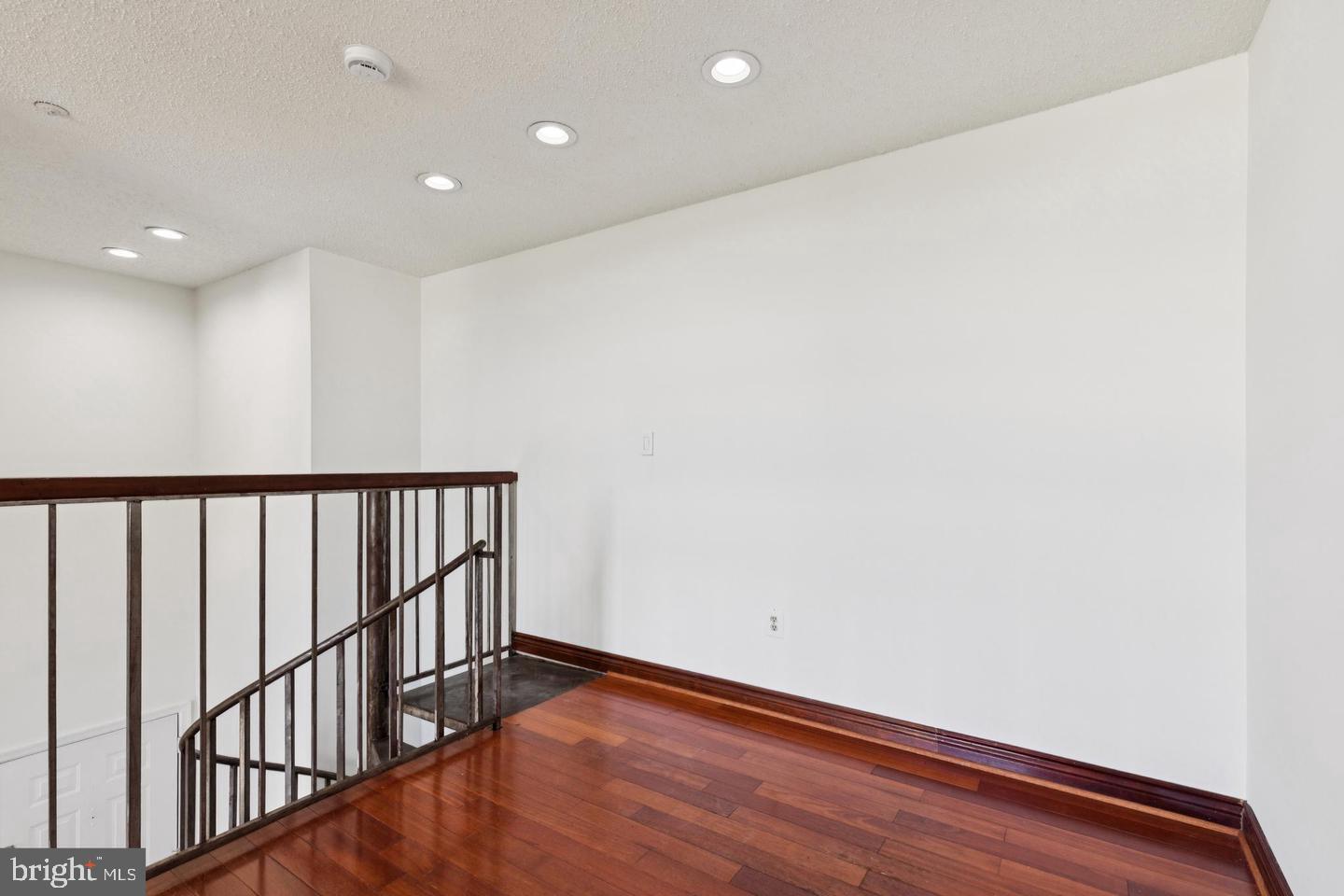 VISTAS AT LAKE ARBOR - Residential Lease