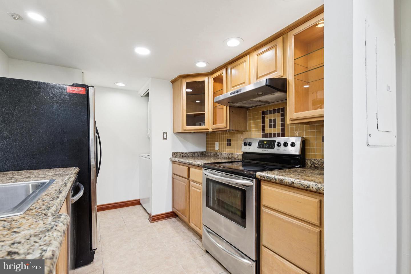 VISTAS AT LAKE ARBOR - Residential Lease