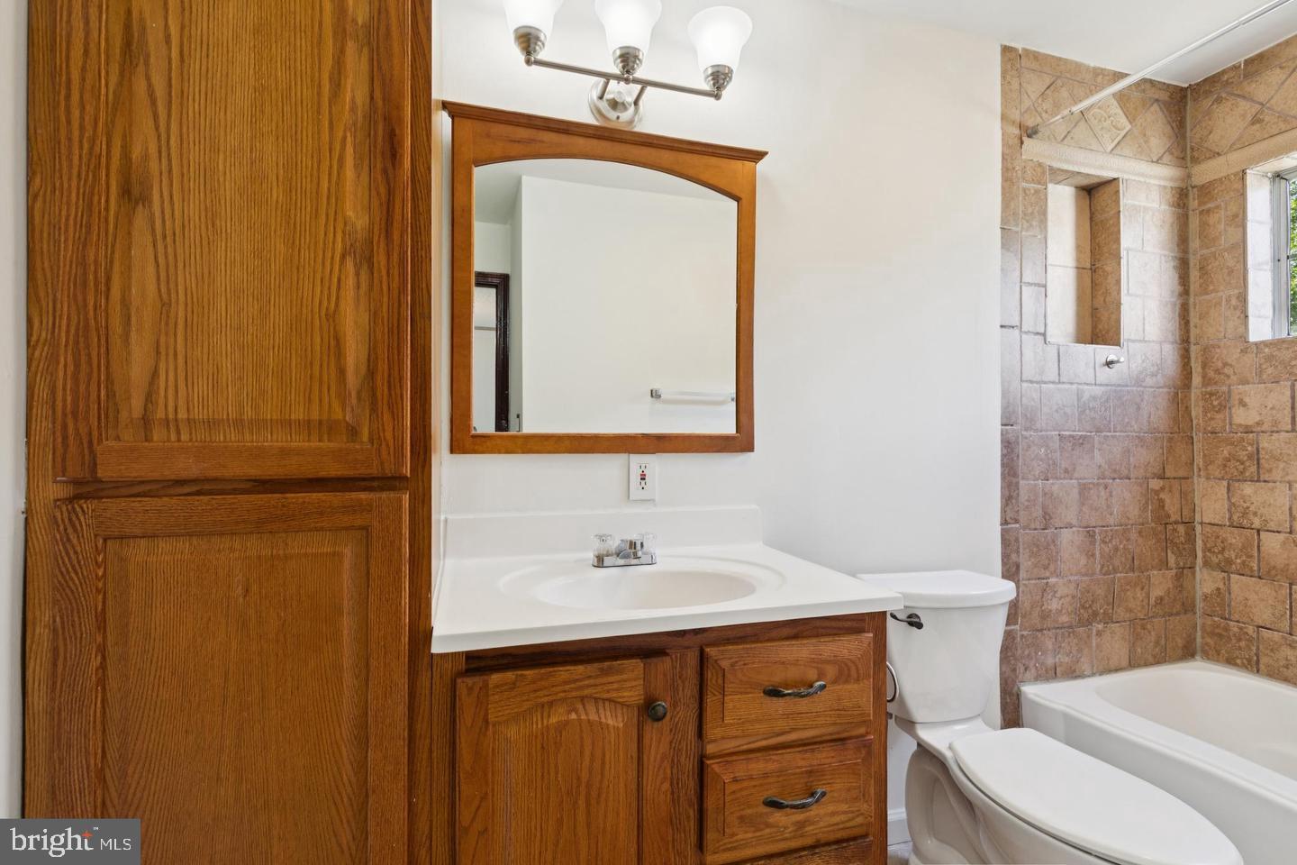 VISTAS AT LAKE ARBOR - Residential Lease