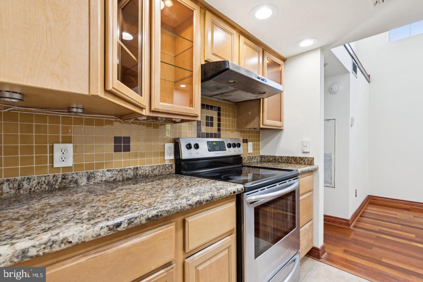 VISTAS AT LAKE ARBOR - Residential Lease