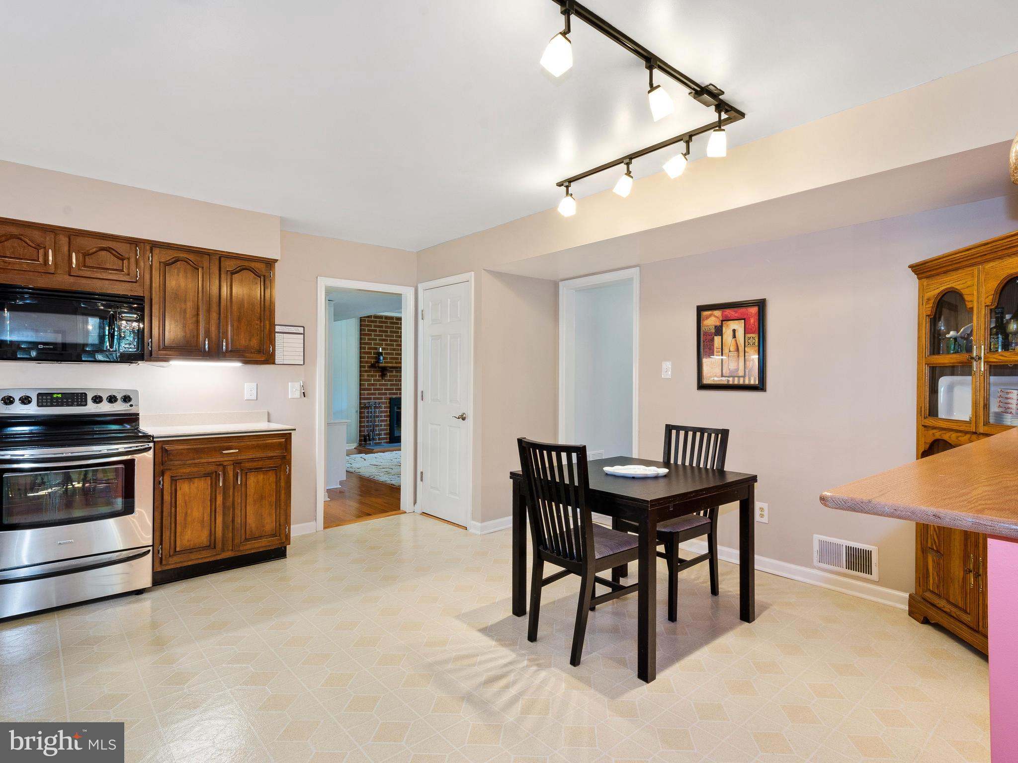 CHESTNUT HILL ESTATES - Residential