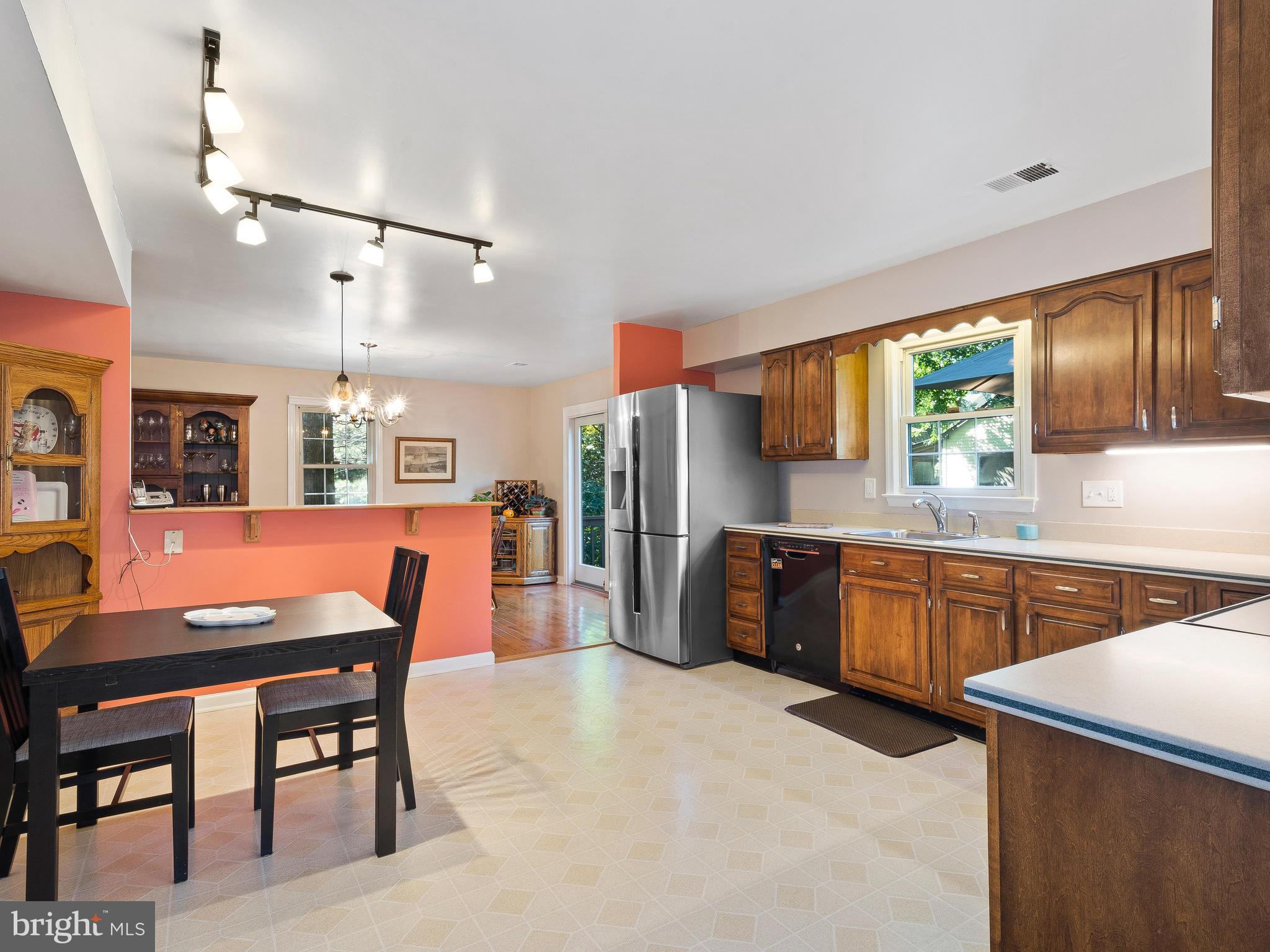 CHESTNUT HILL ESTATES - Residential