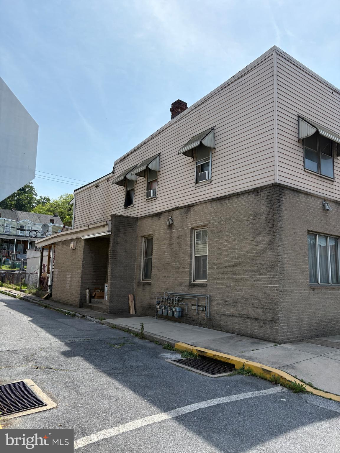 541 S FRONT STREET