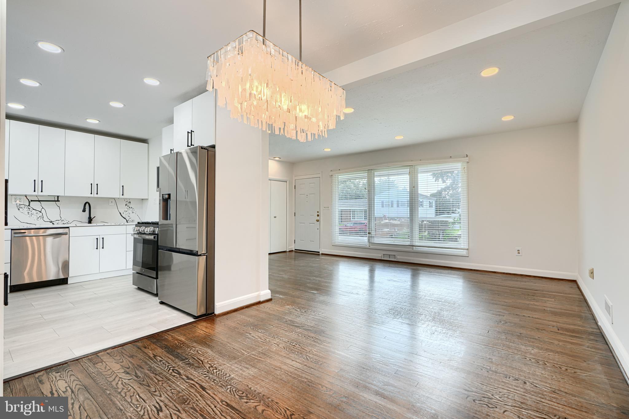 VALLEY STREAM - Residential