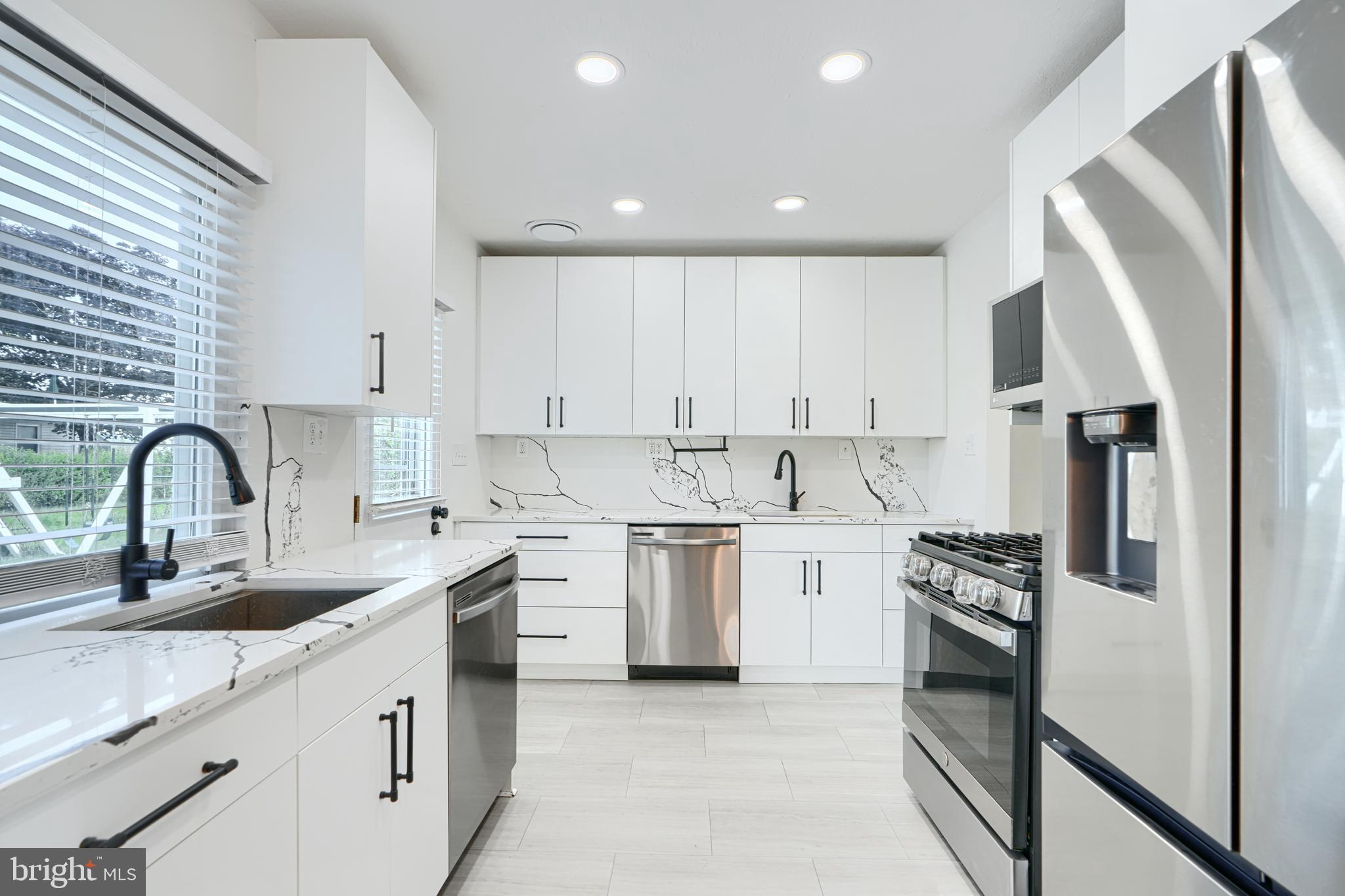 VALLEY STREAM - Residential