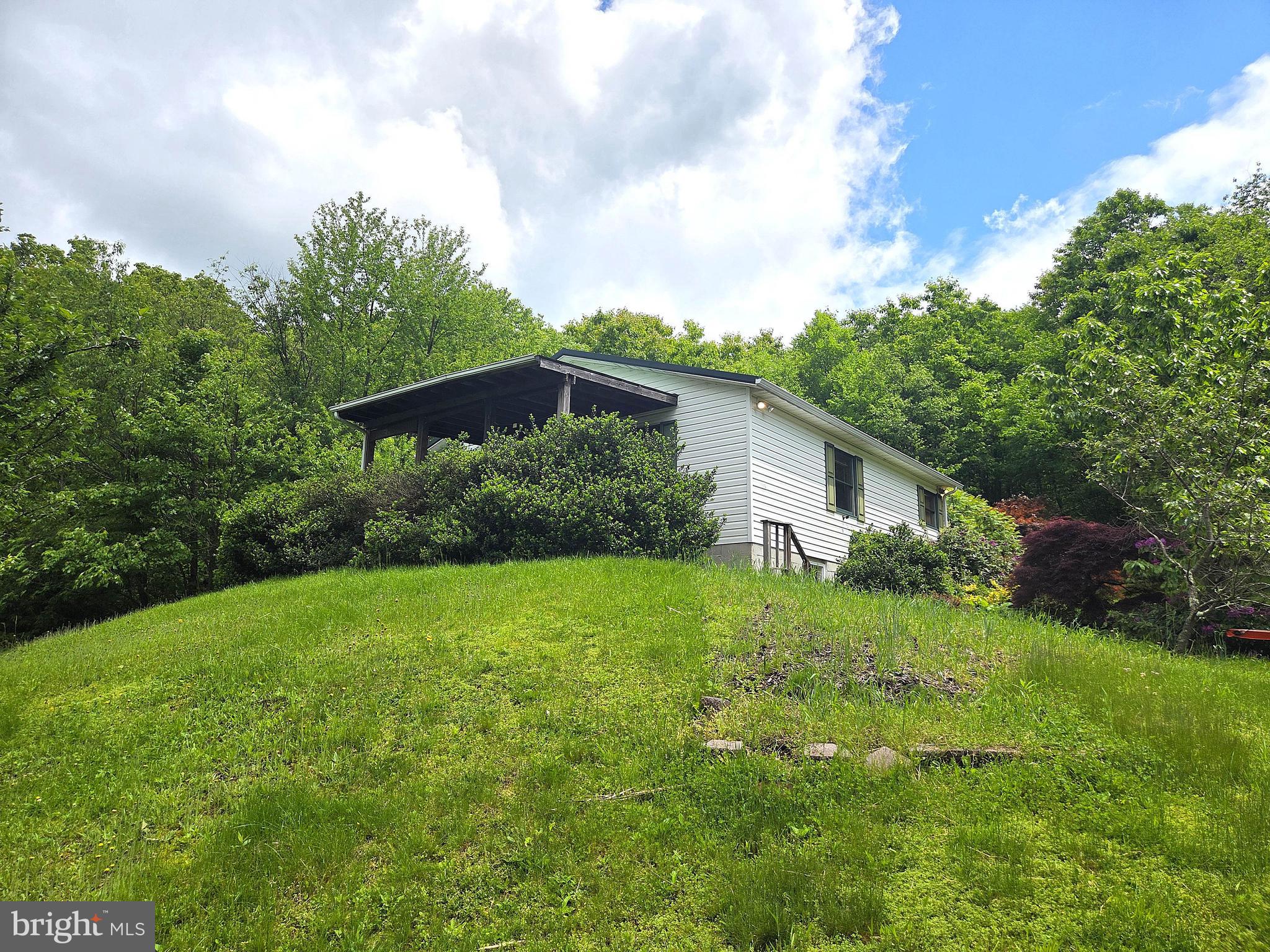 290 BEAVERDAM ROAD