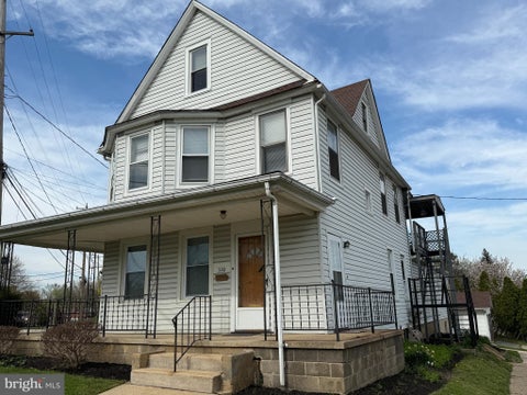 Townhouse For Sale - 310 N Dupont Road<br/> WILMINGTON, DE 19804