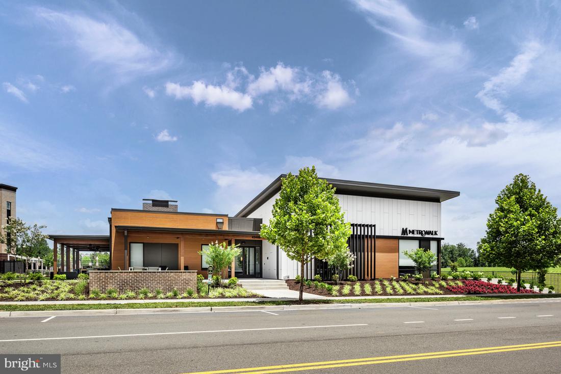 METRO WALK AT MOOREFIELD STATION - Residential